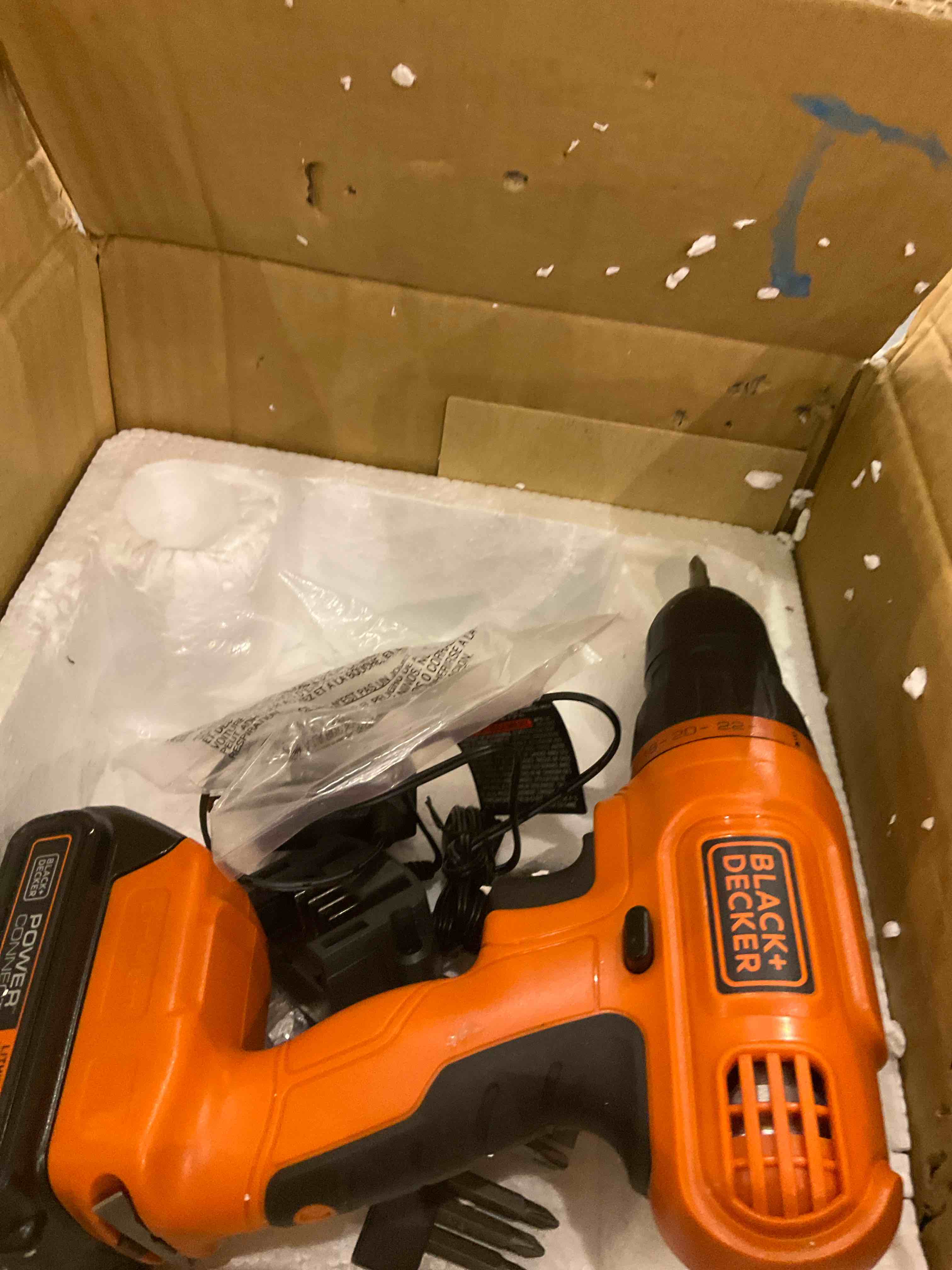 https://s3.amazonaws.com/lotting-images-prod/BargainHunt/EXS00725533_1709908899003.jpeg