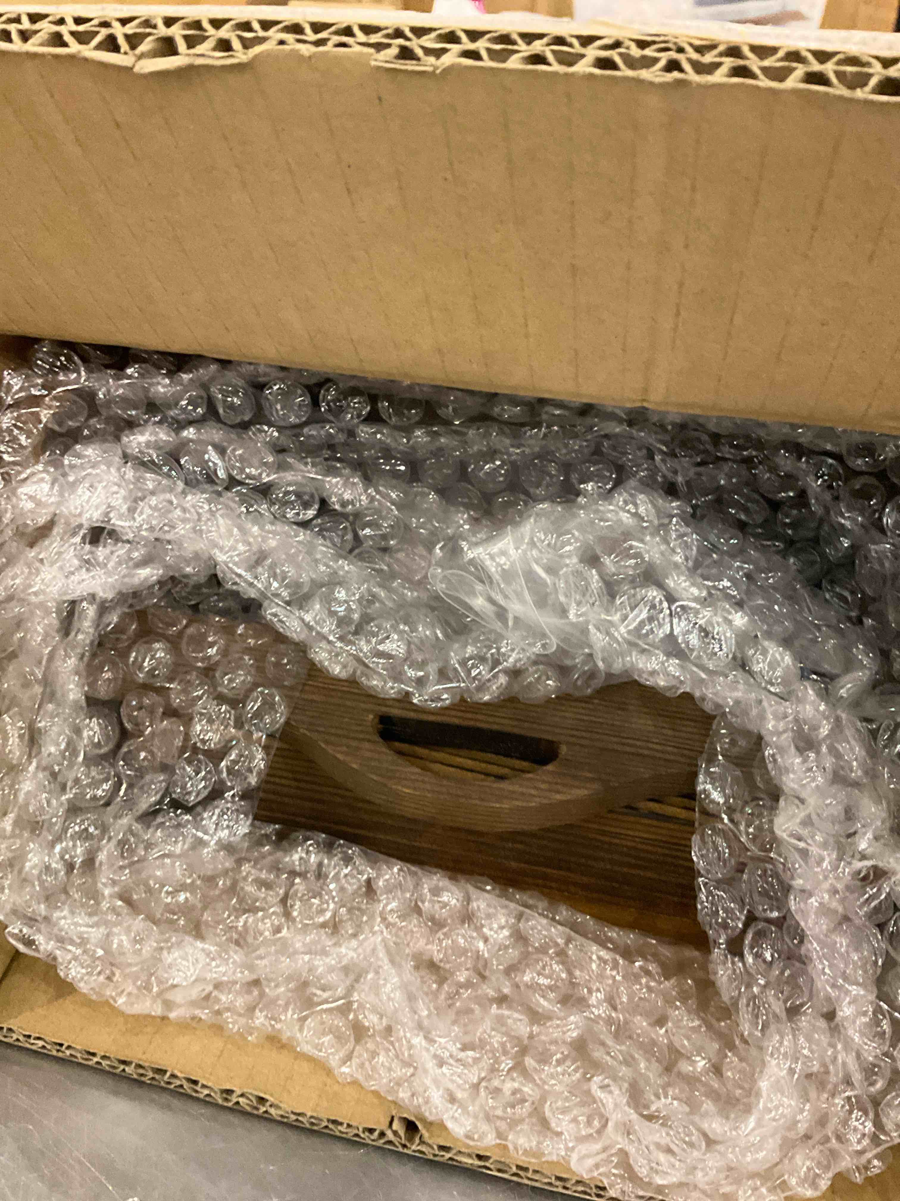 https://s3.amazonaws.com/lotting-images-prod/BargainHunt/EXS00725634_1710155579327.jpeg