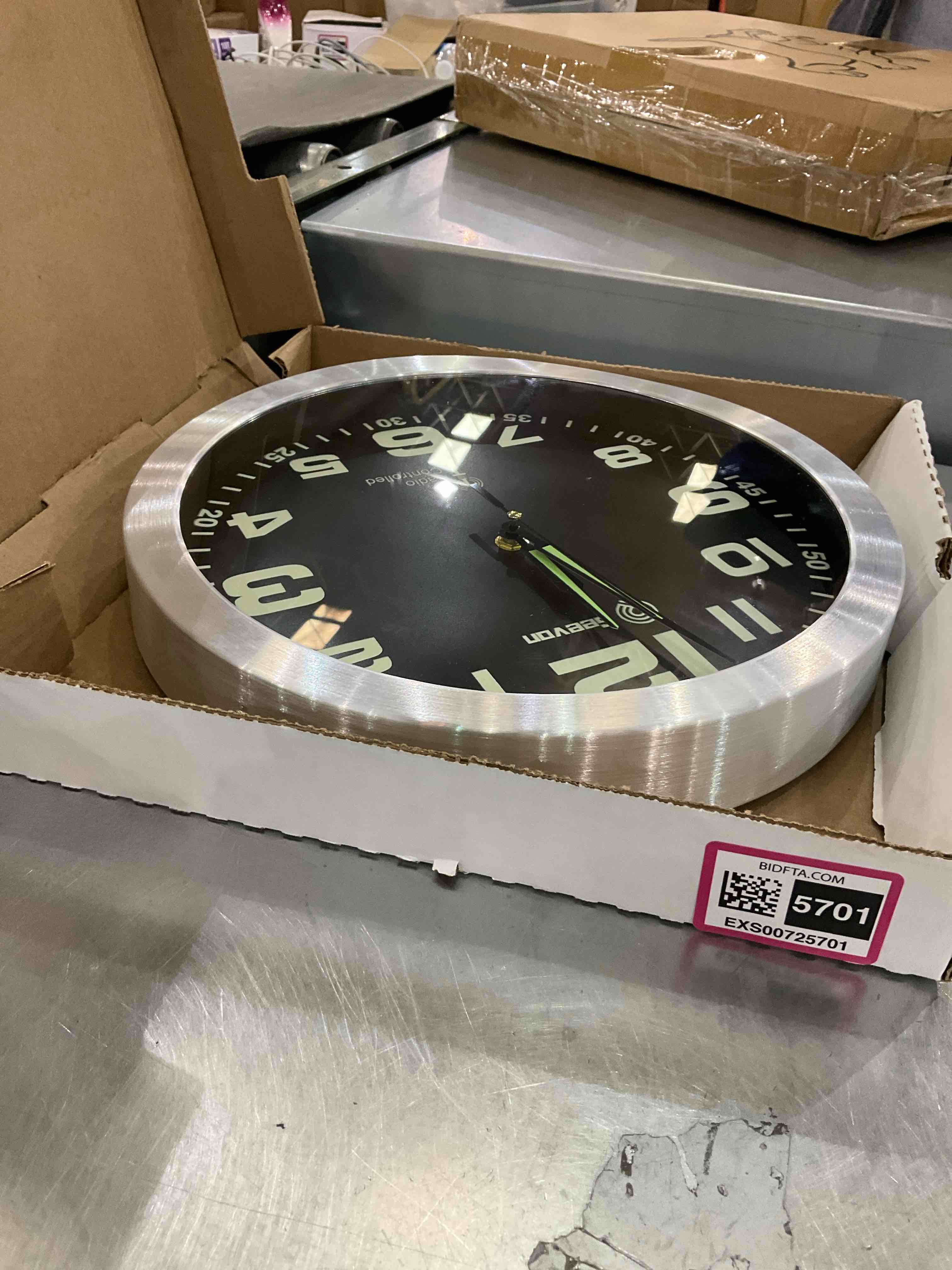 https://s3.amazonaws.com/lotting-images-prod/BargainHunt/EXS00725701_1710166229360.jpeg