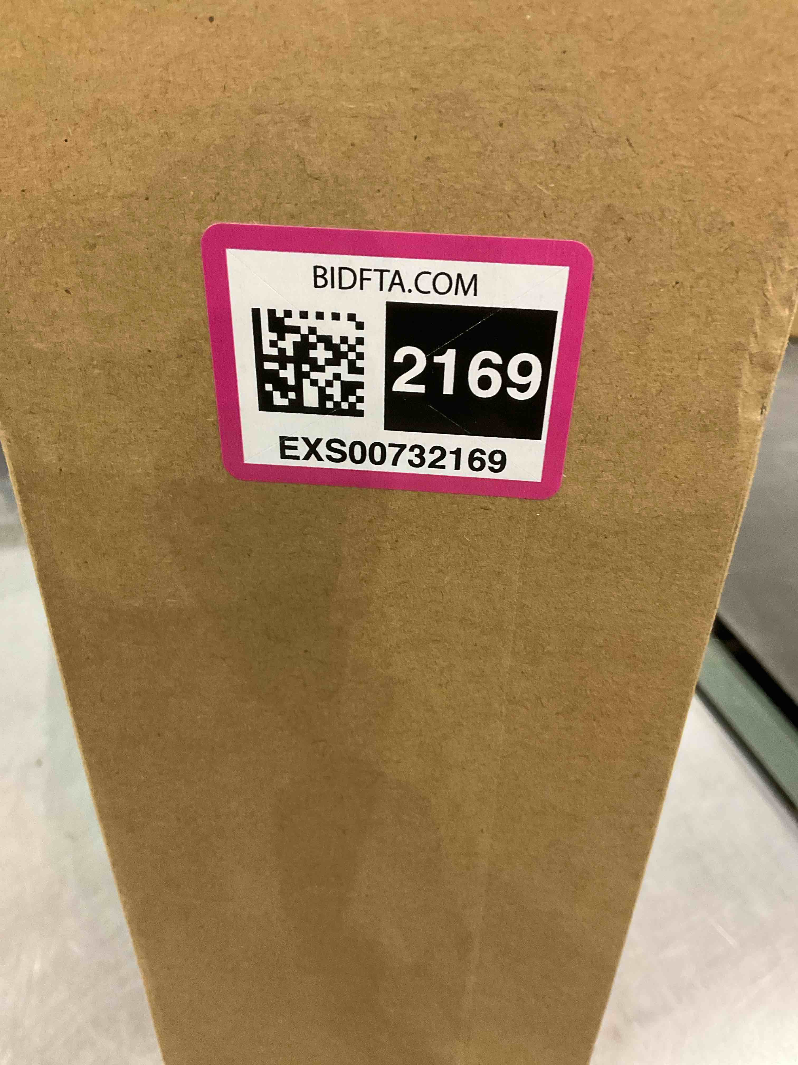 https://s3.amazonaws.com/lotting-images-prod/BargainHunt/EXS00732169_1706723109116.jpeg