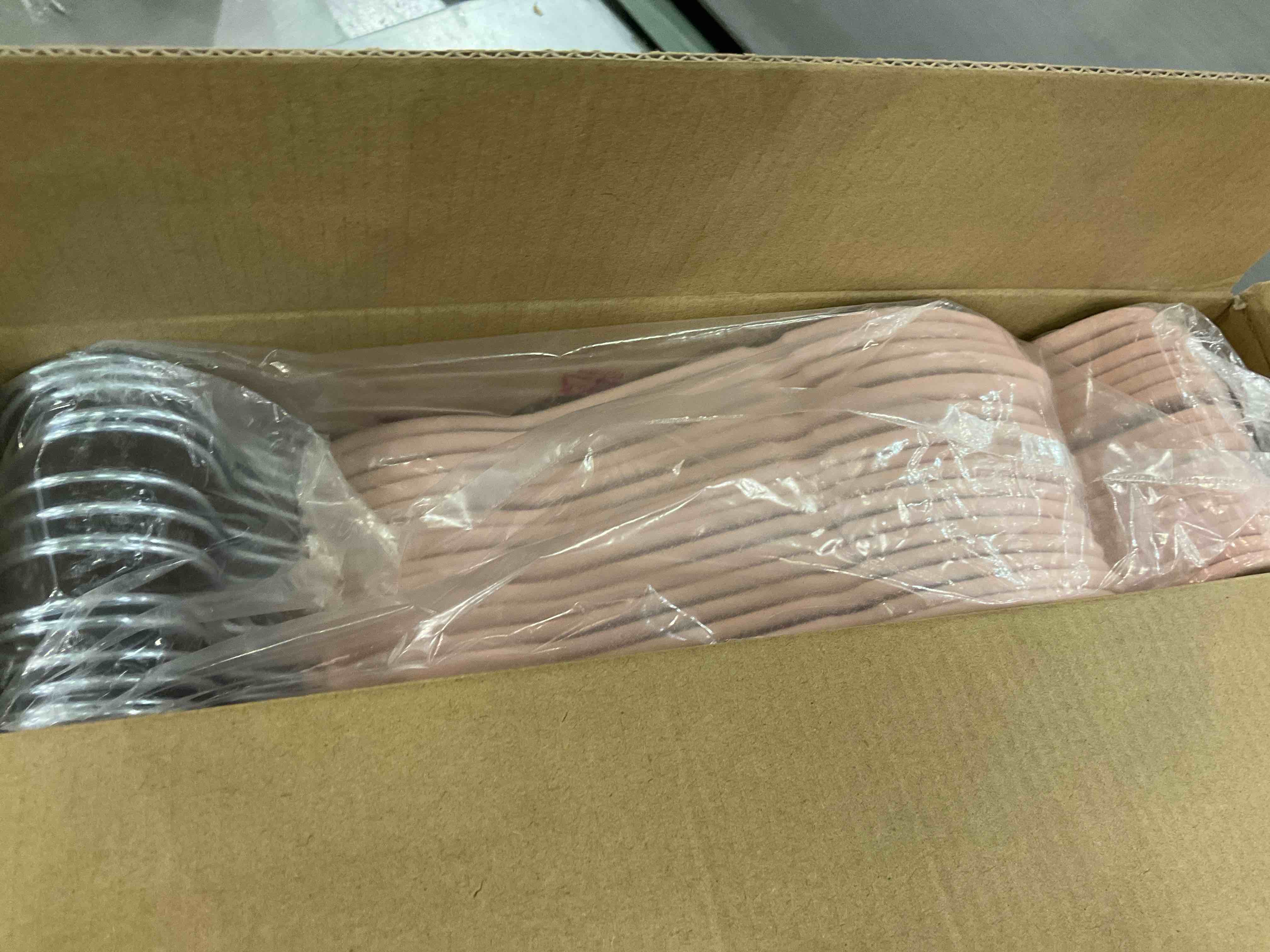 https://s3.amazonaws.com/lotting-images-prod/BargainHunt/EXS00732170_1706723171939.jpeg