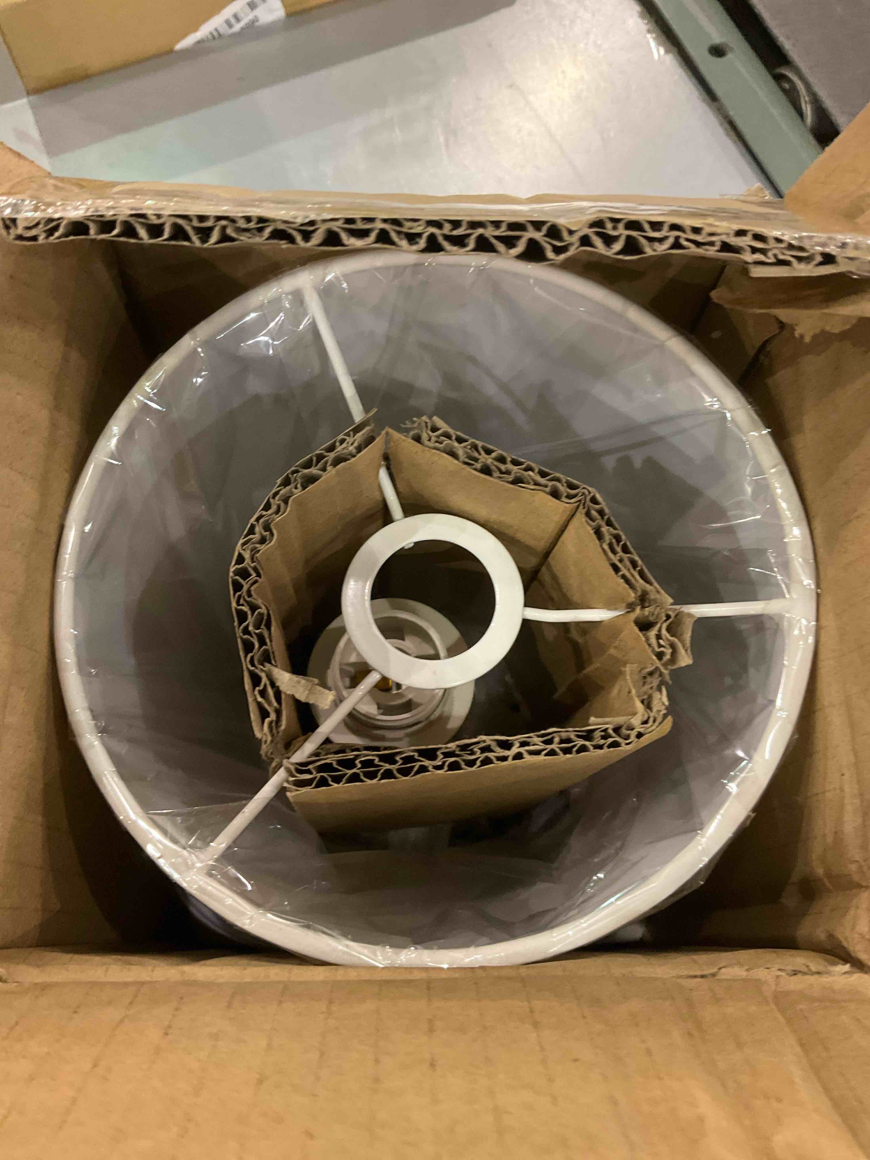 https://s3.amazonaws.com/lotting-images-prod/BargainHunt/EXS00732223_1706791087368.jpeg