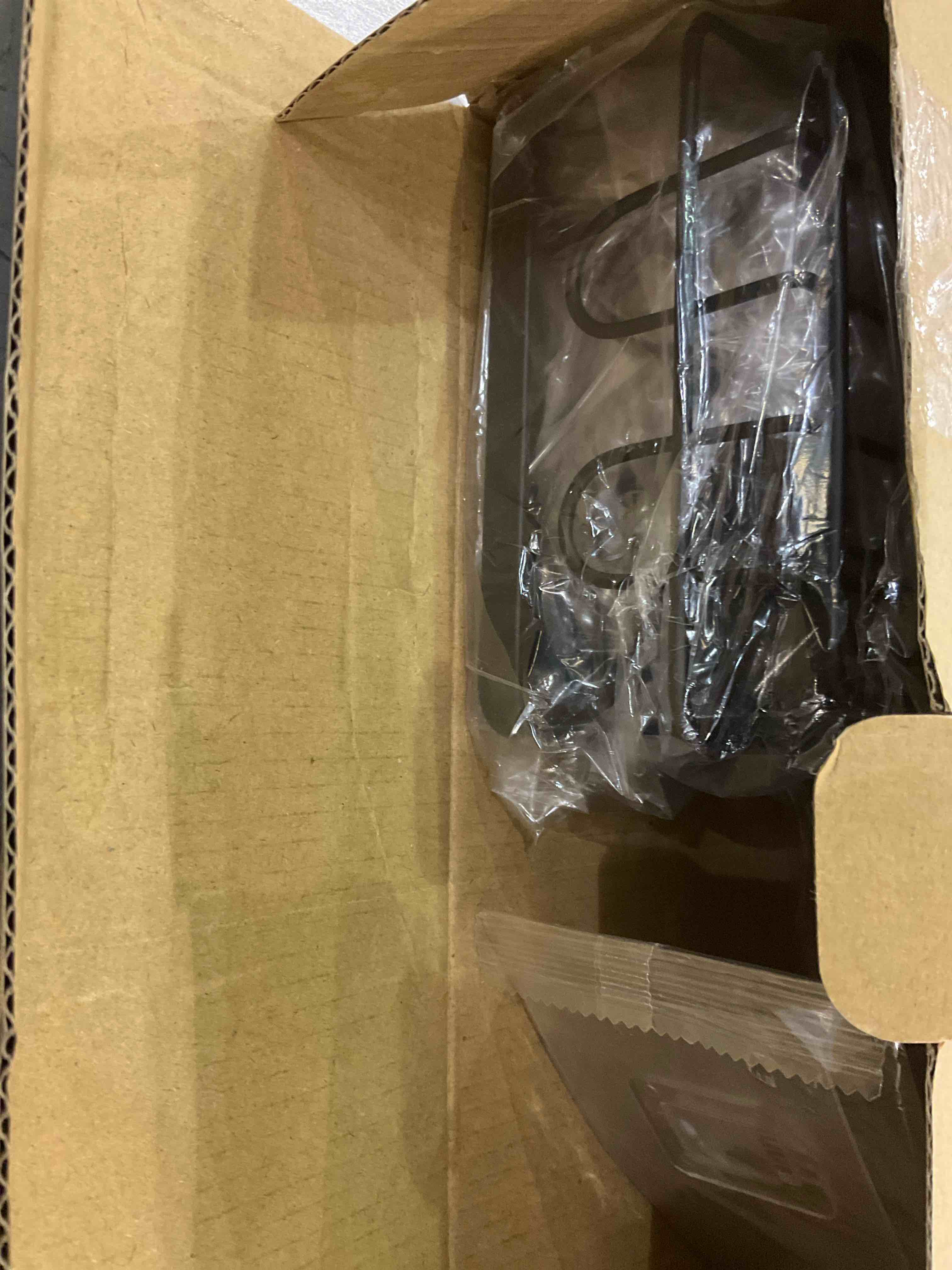 https://s3.amazonaws.com/lotting-images-prod/BargainHunt/EXS00751934_1706797381645.jpeg