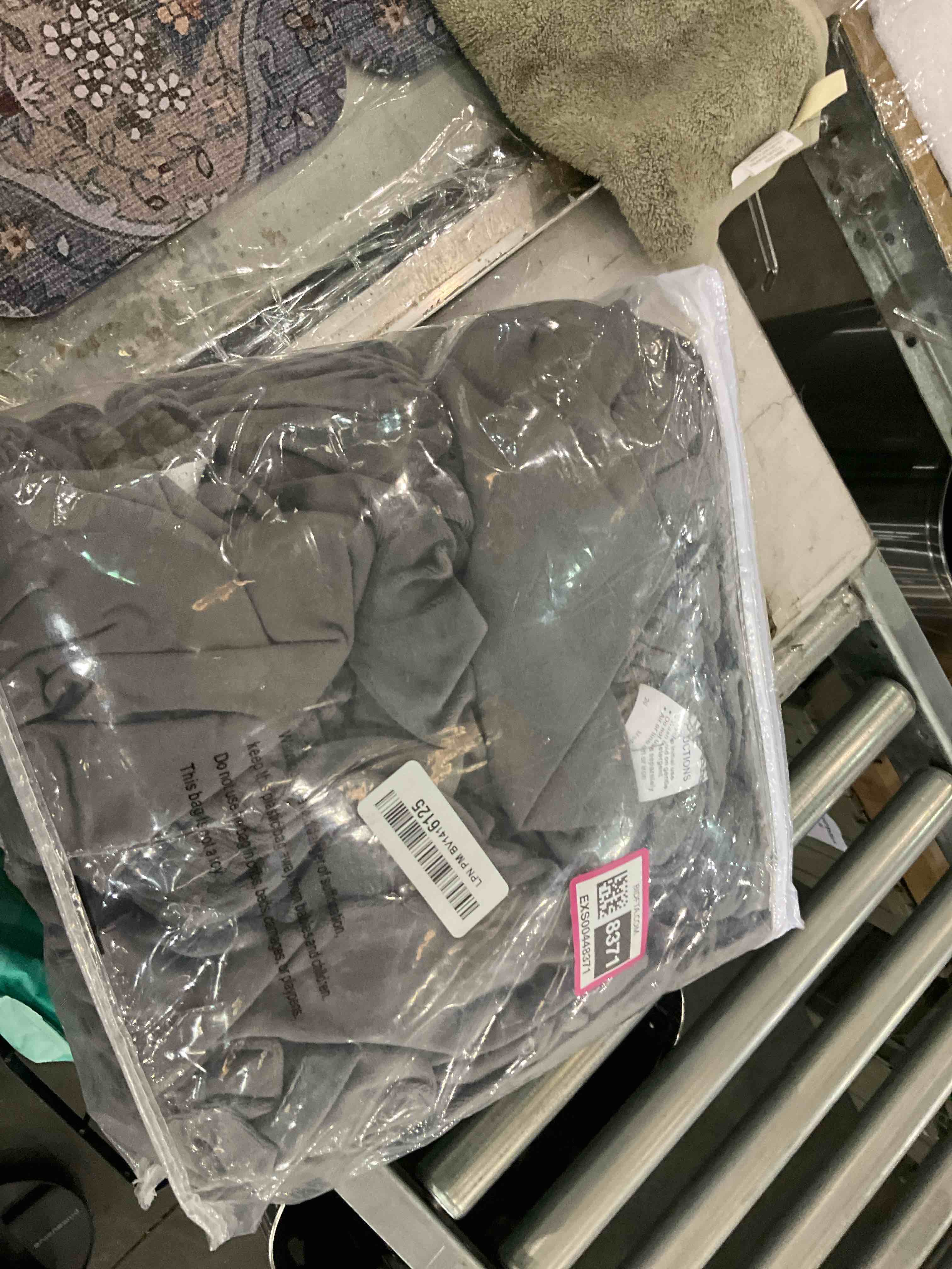https://s3.amazonaws.com/lotting-images-prod/BargainHunt/EXS00754670_1713530822849.jpeg