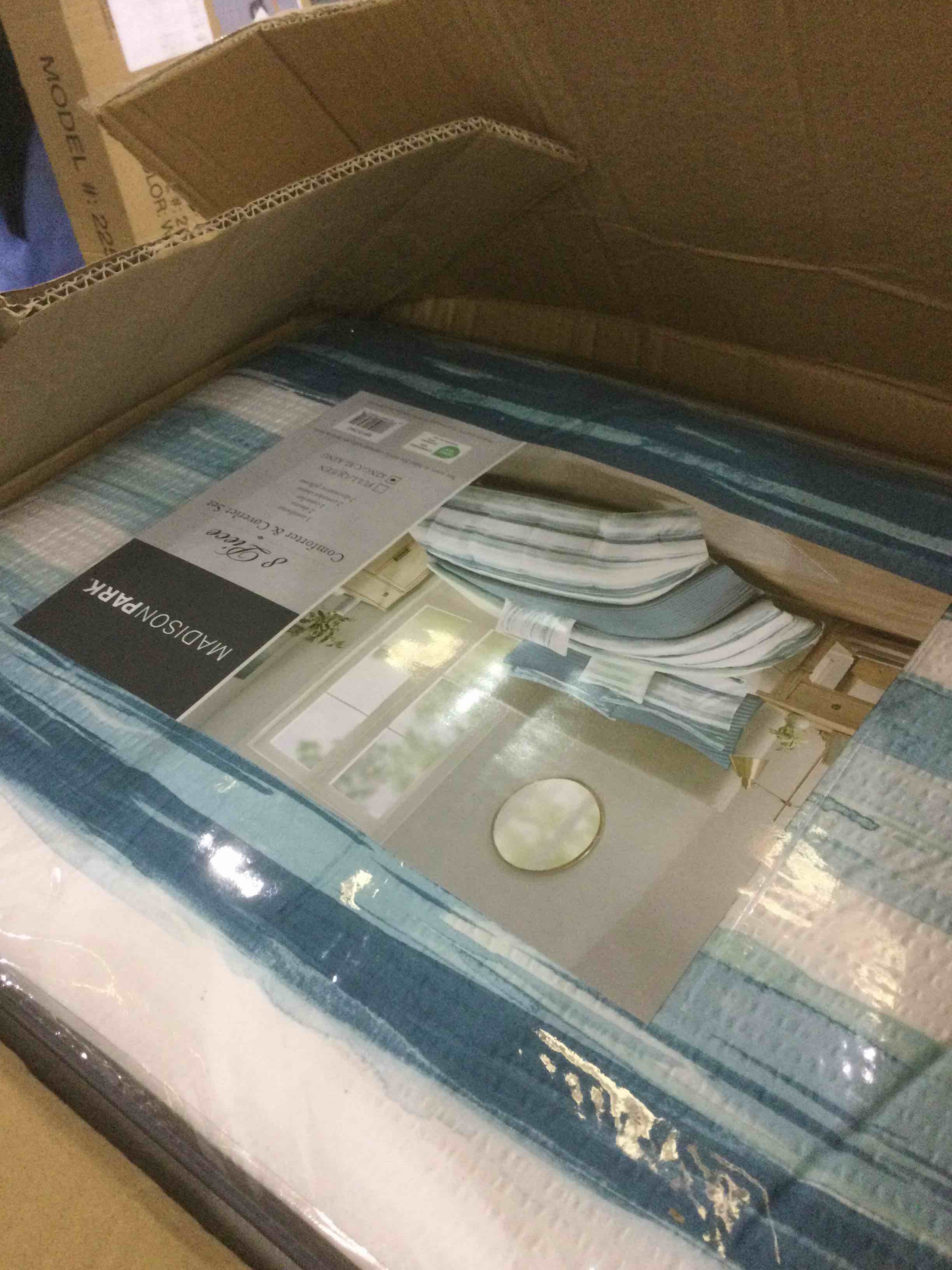 https://s3.amazonaws.com/lotting-images-prod/BargainHunt/EXS00754850_1714138600064.jpeg