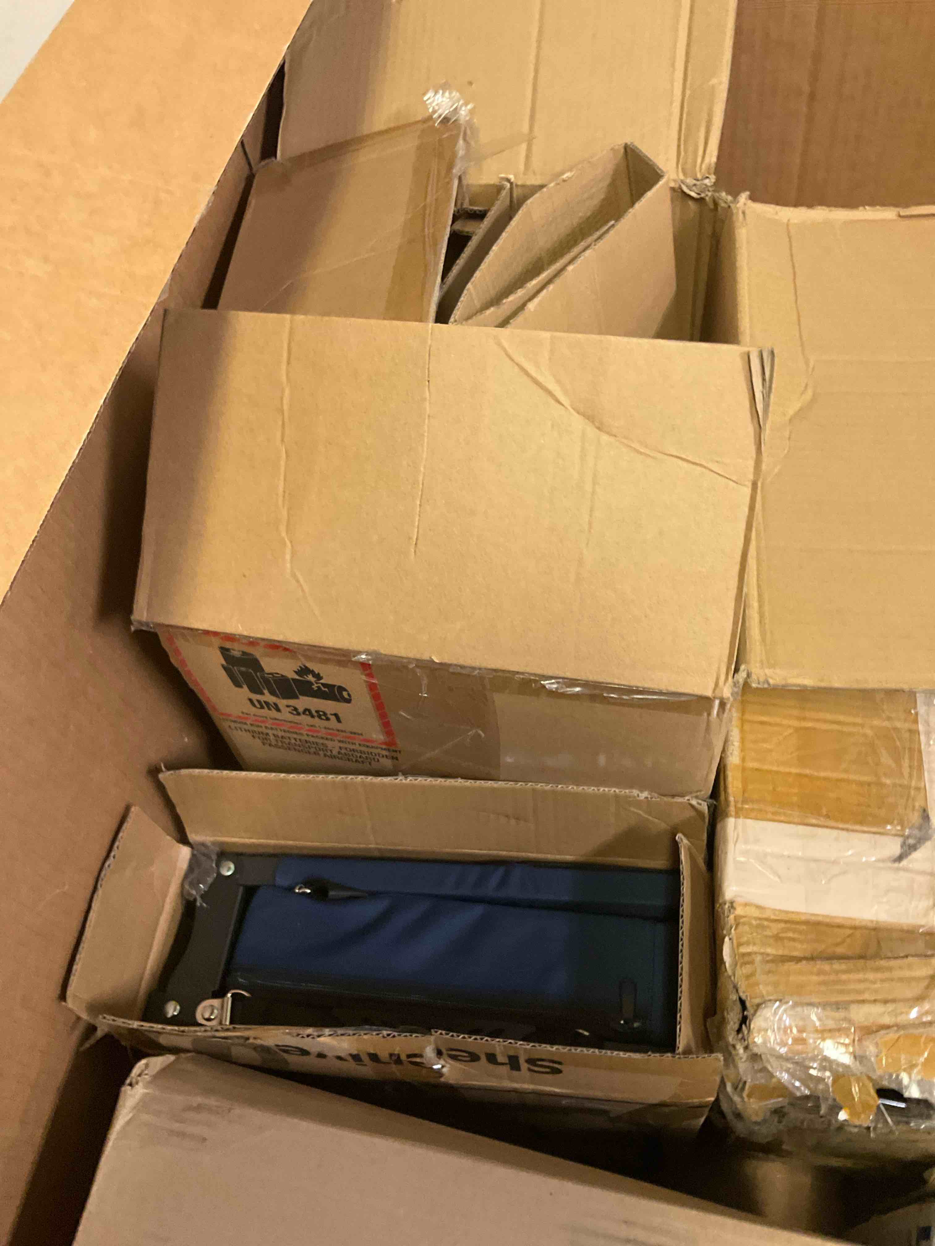 https://s3.amazonaws.com/lotting-images-prod/BargainHunt/EXS00799446_1709992741038.jpeg