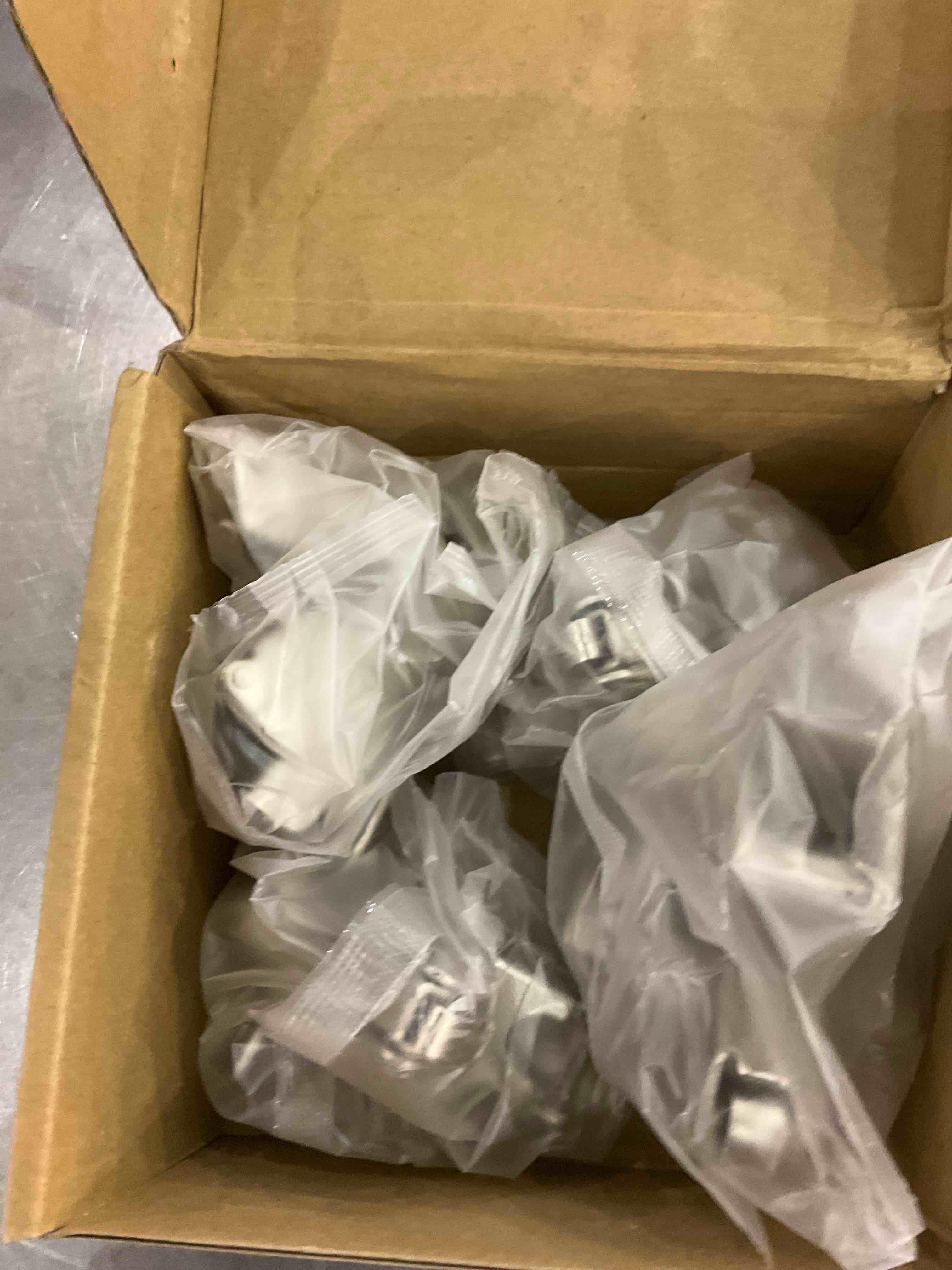 https://s3.amazonaws.com/lotting-images-prod/BargainHunt/EXS00802139_1711456247119.jpeg