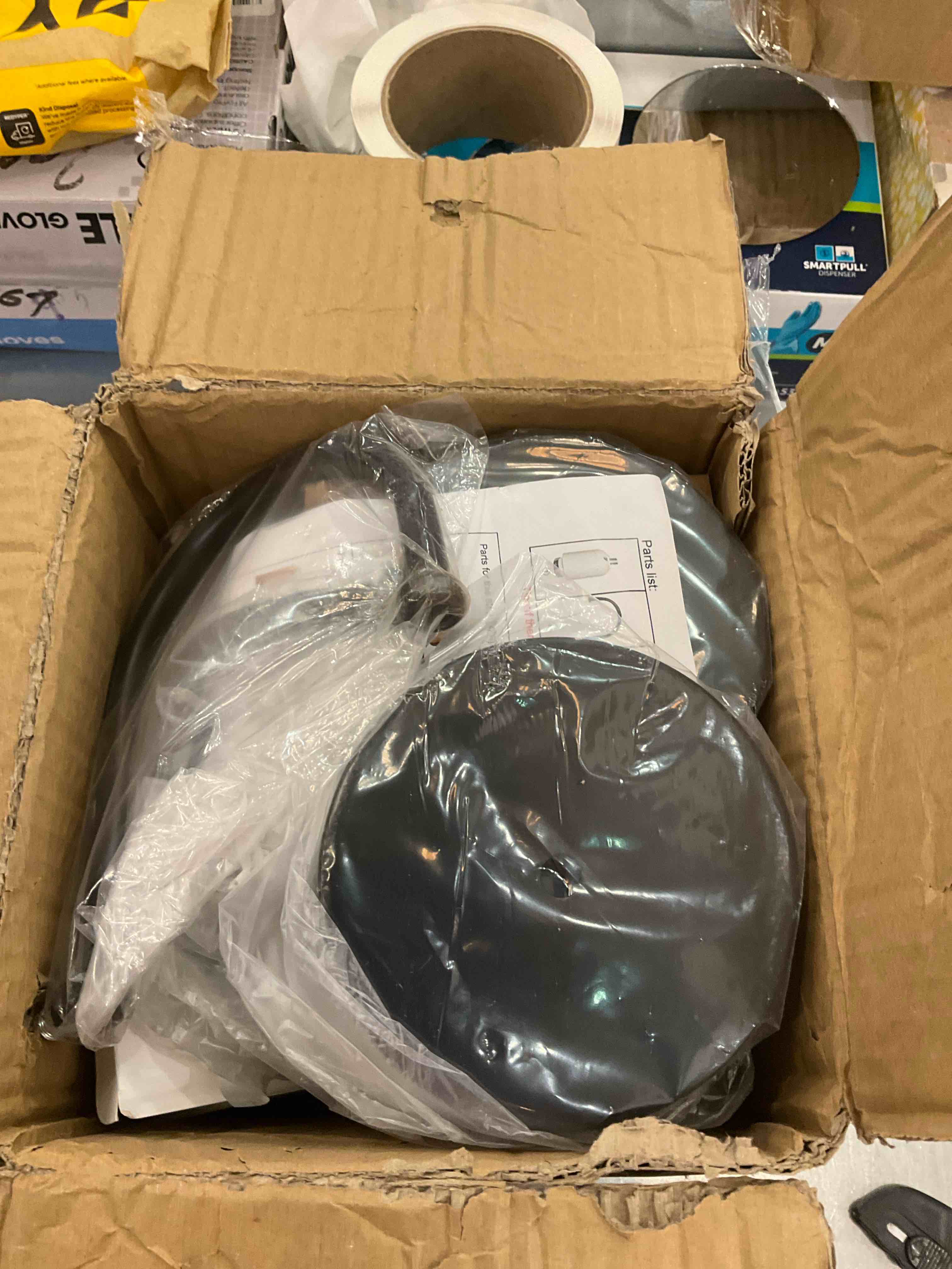 https://s3.amazonaws.com/lotting-images-prod/BargainHunt/EXS00802245_1711478120304.jpeg
