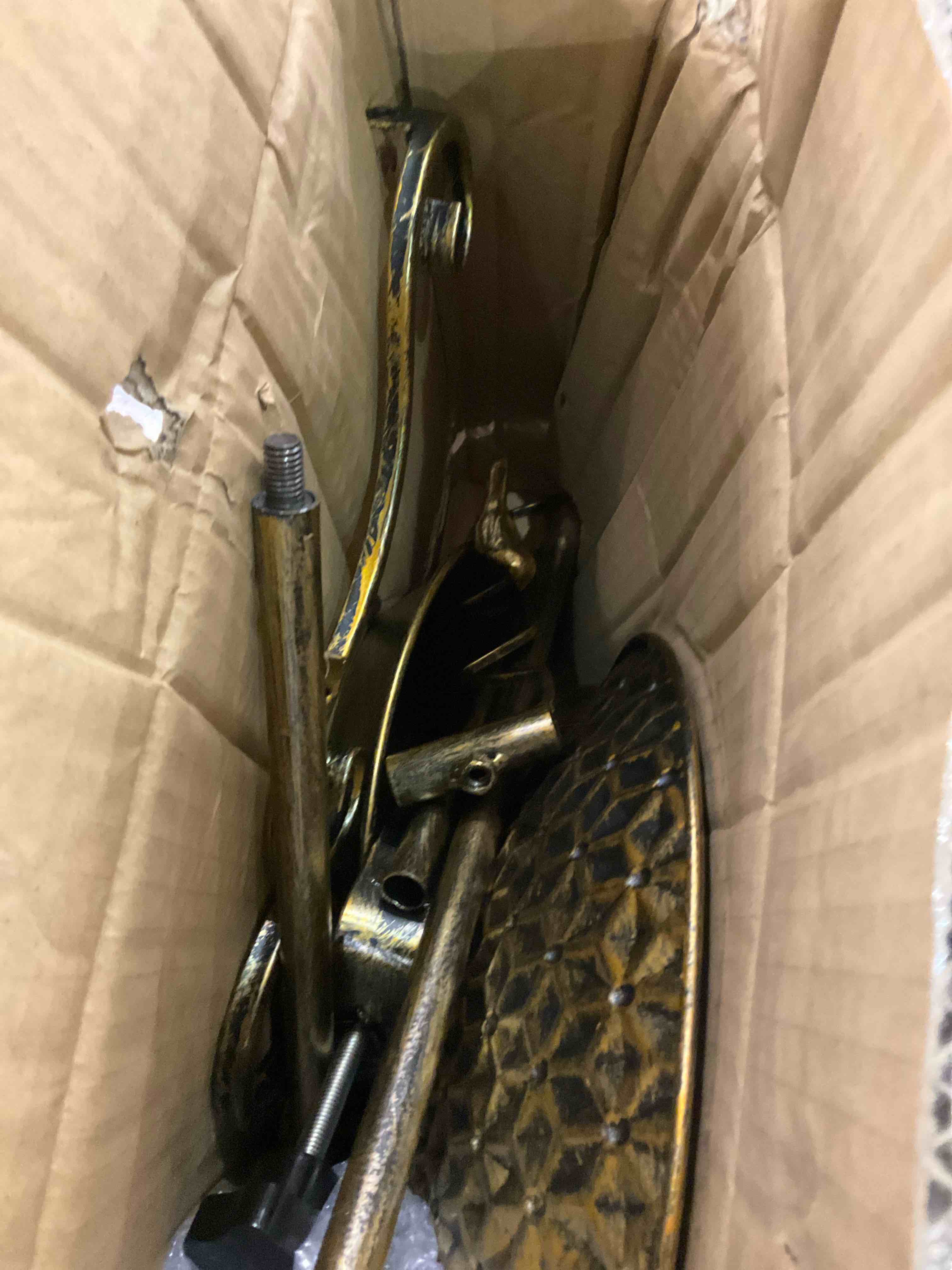 https://s3.amazonaws.com/lotting-images-prod/BargainHunt/EXS00802298_1711543802191.jpeg