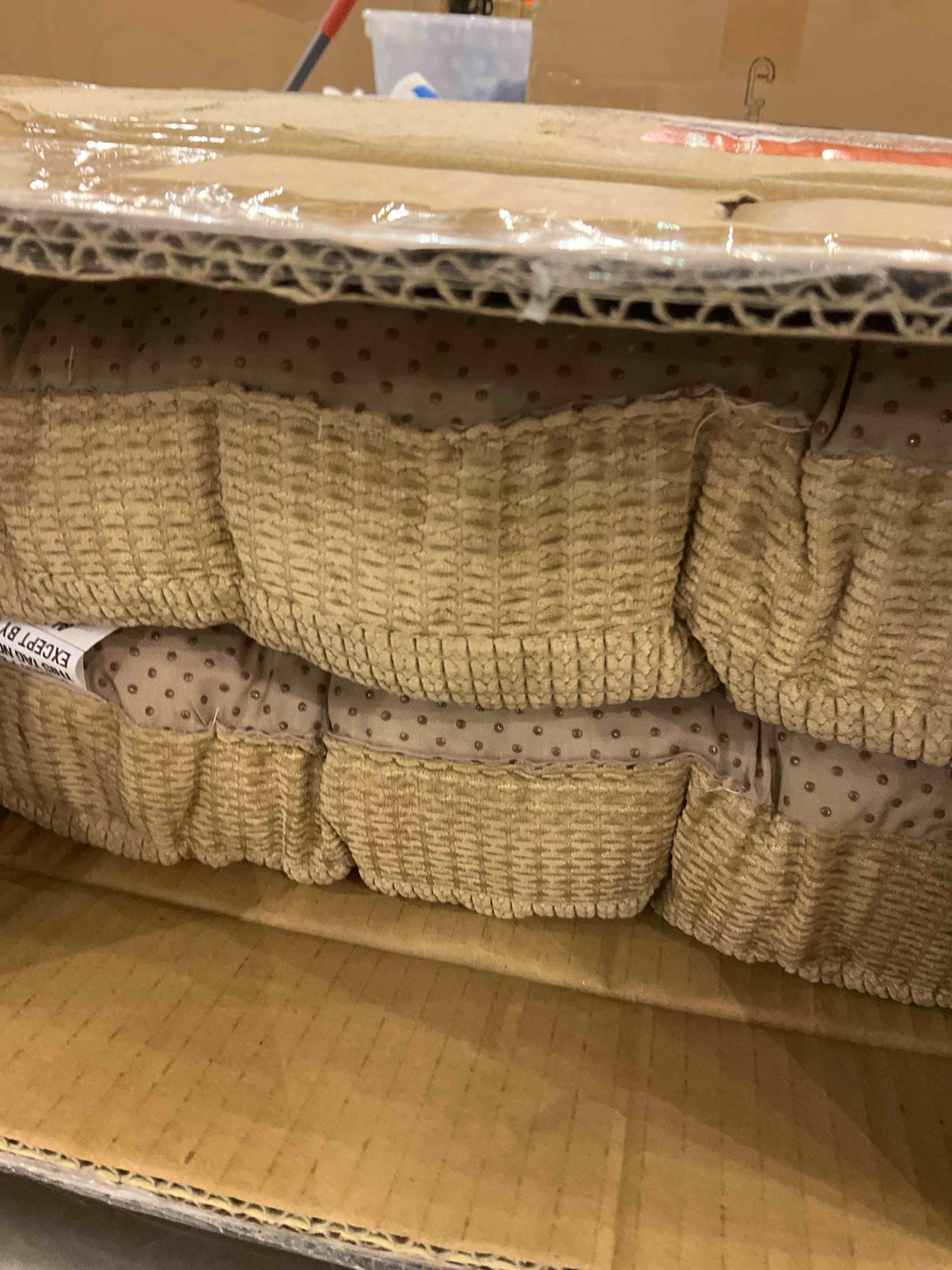 https://s3.amazonaws.com/lotting-images-prod/BargainHunt/EXS00805501_1711119756520.jpeg