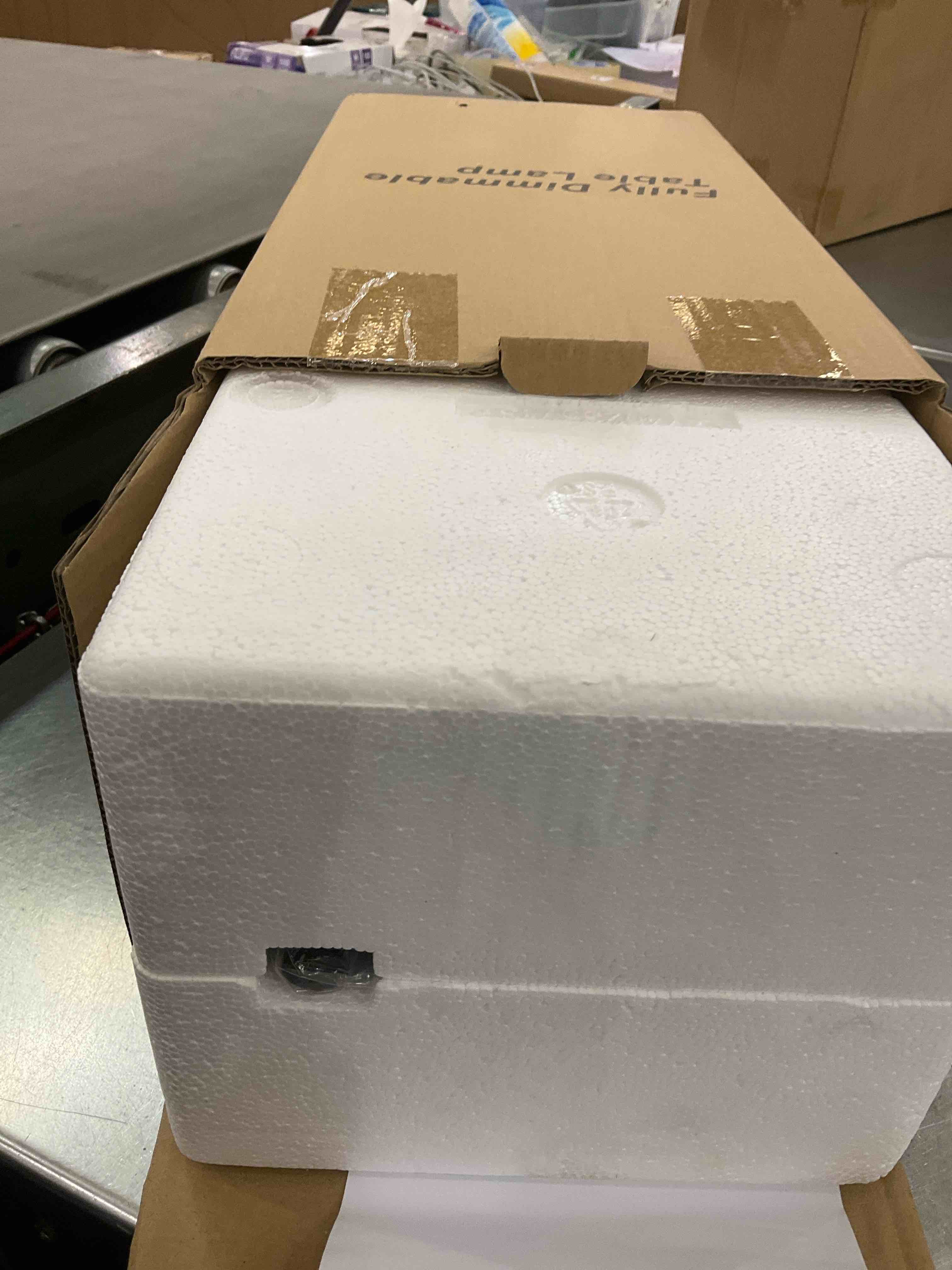 https://s3.amazonaws.com/lotting-images-prod/BargainHunt/EXS00805558_1711129701125.jpeg