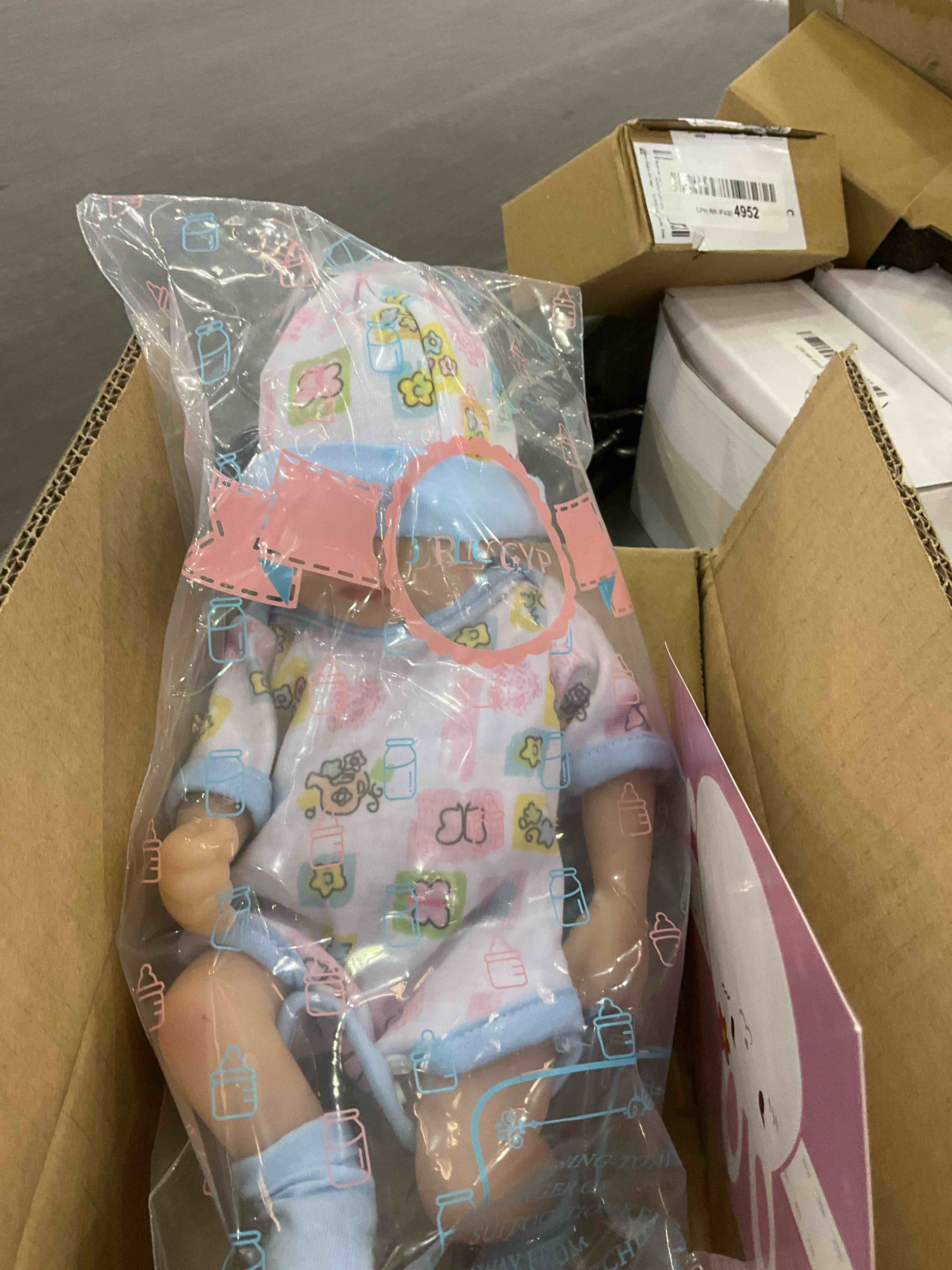https://s3.amazonaws.com/lotting-images-prod/BargainHunt/EXS00805915_1711475478253.jpeg