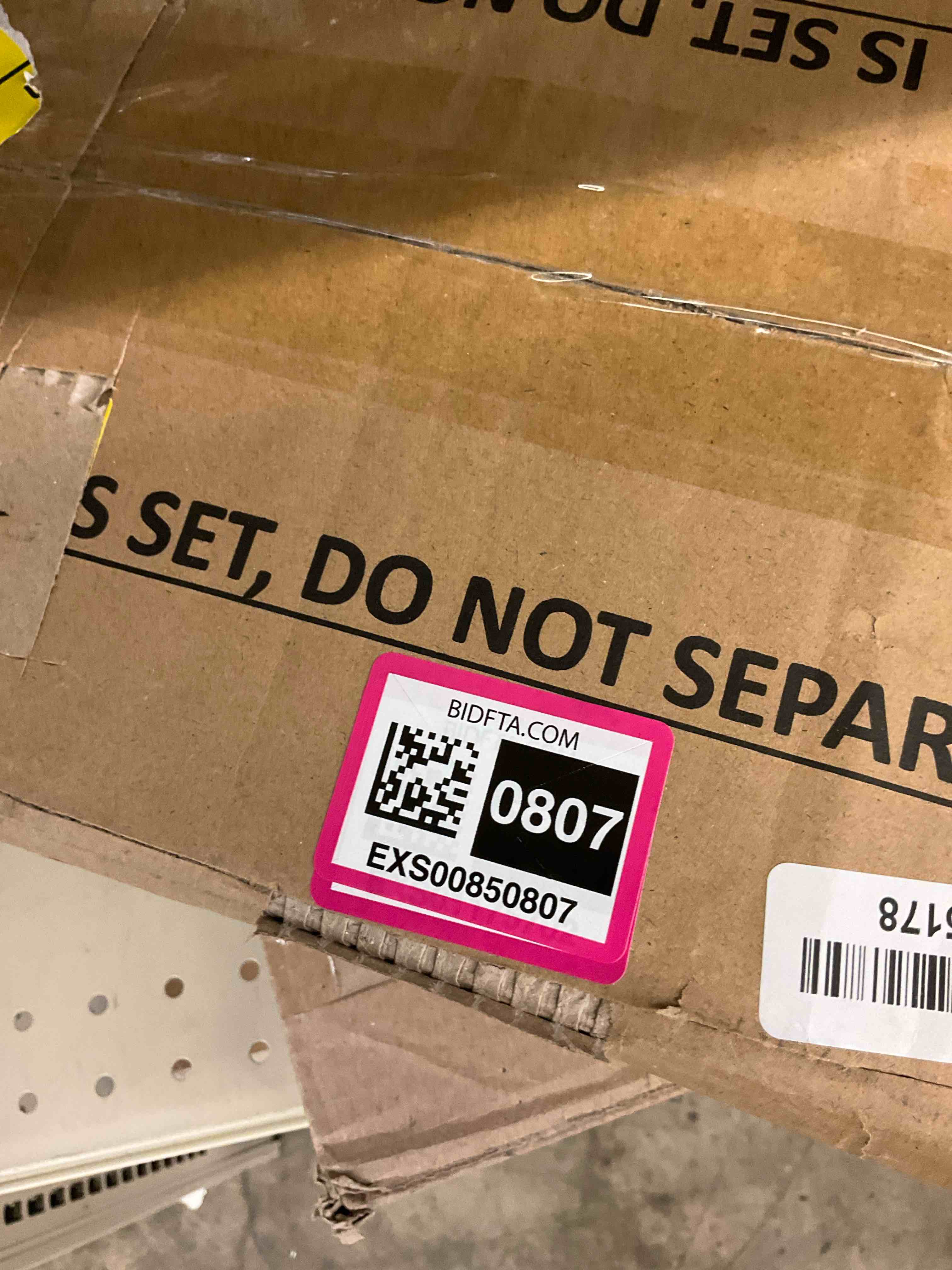 https://s3.amazonaws.com/lotting-images-prod/BargainHunt/EXS00850807_1710944821552.jpeg