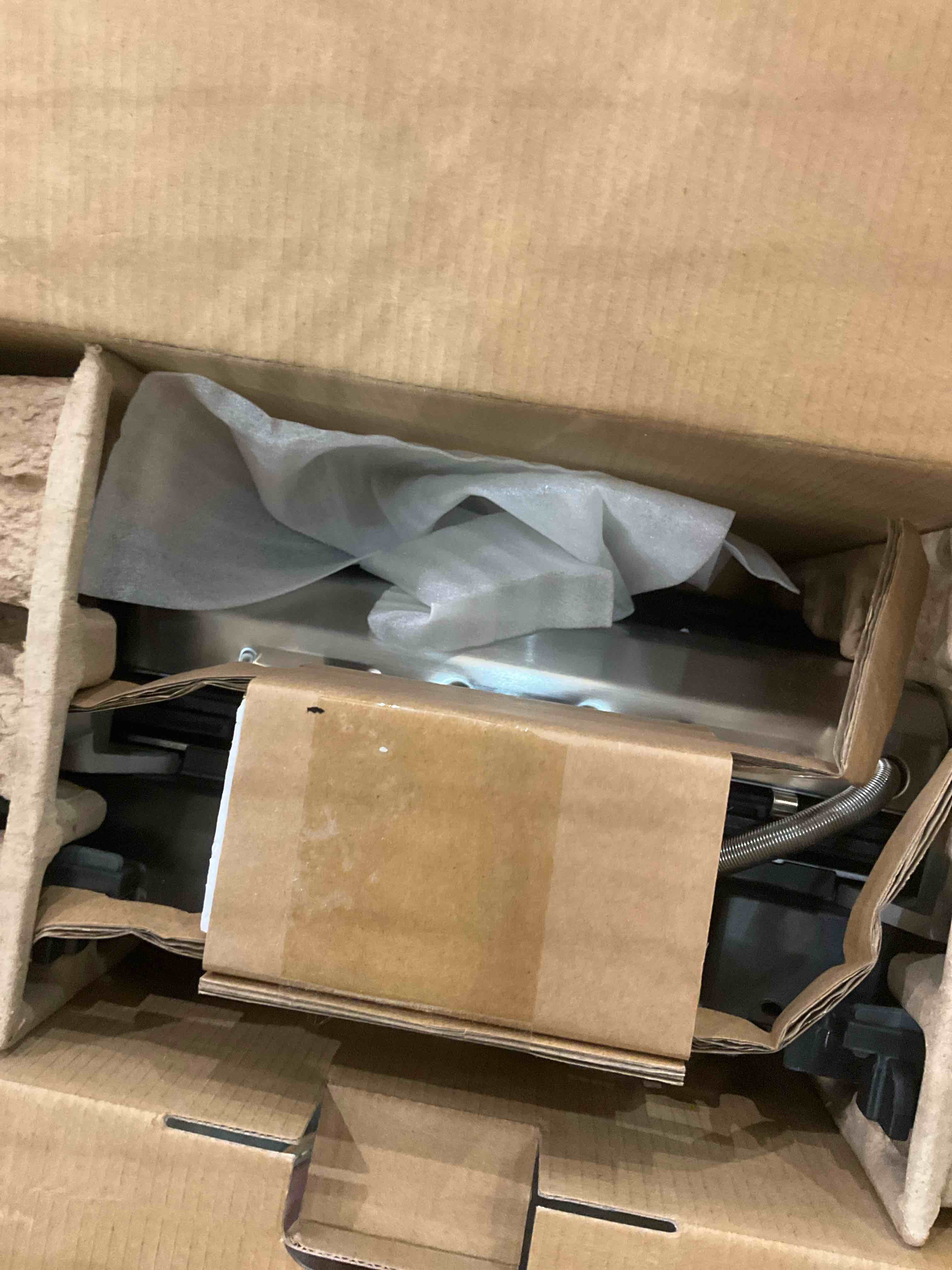 https://s3.amazonaws.com/lotting-images-prod/BargainHunt/EXS00883557_1707945393044.jpeg