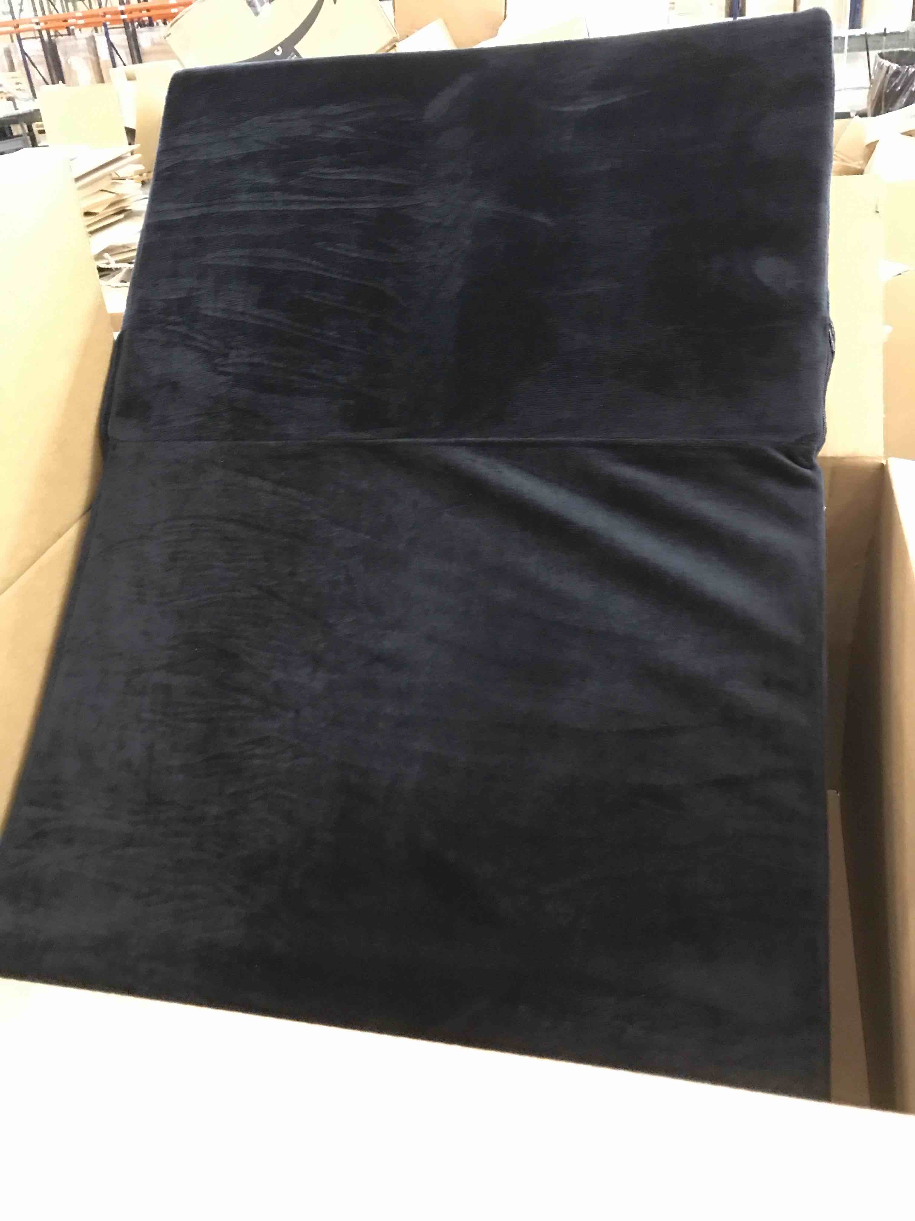 https://s3.amazonaws.com/lotting-images-prod/BargainHunt/EXS00941310_1706811017450.jpeg