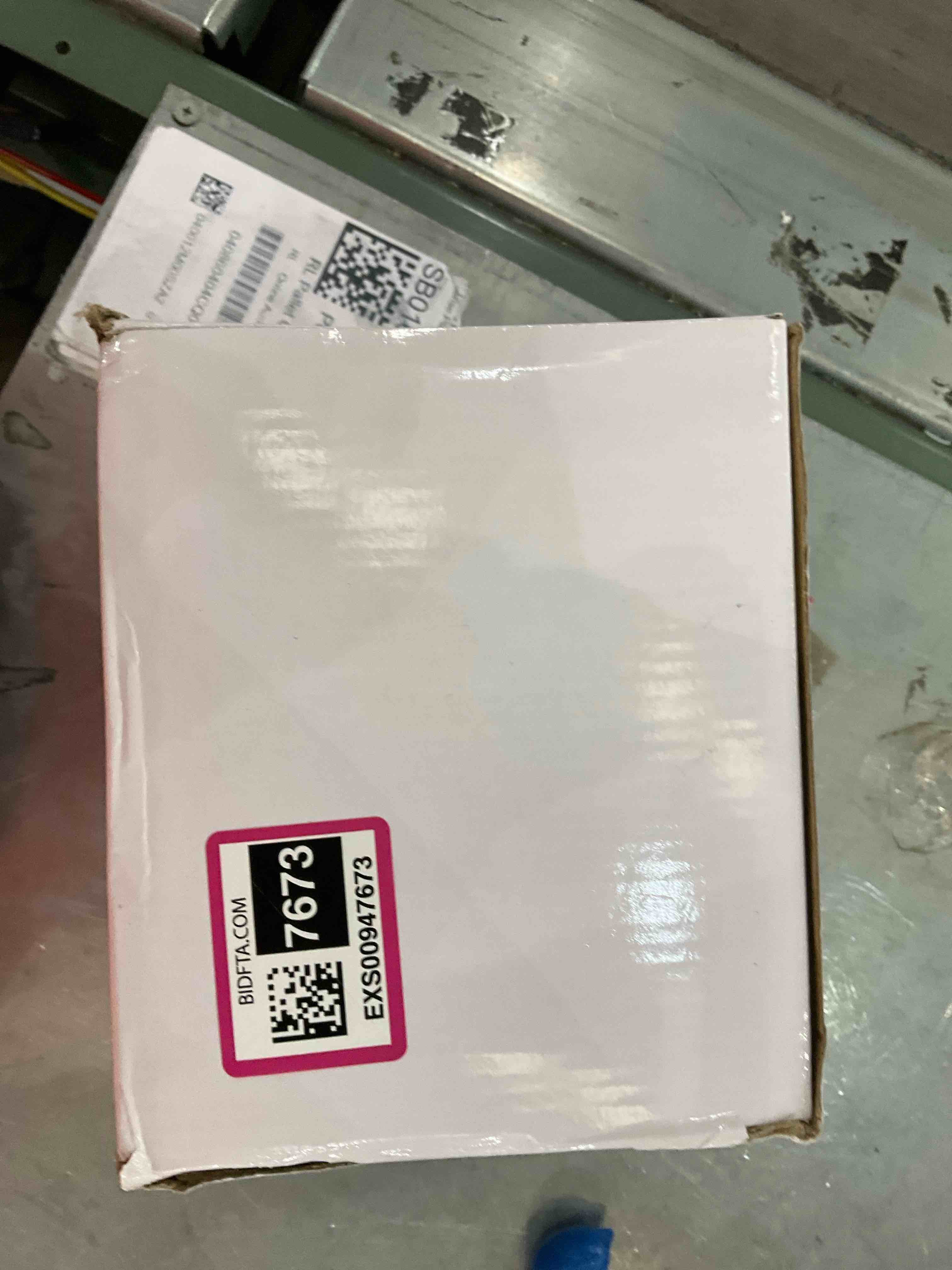 https://s3.amazonaws.com/lotting-images-prod/BargainHunt/EXS00947673_1706624507129.jpeg