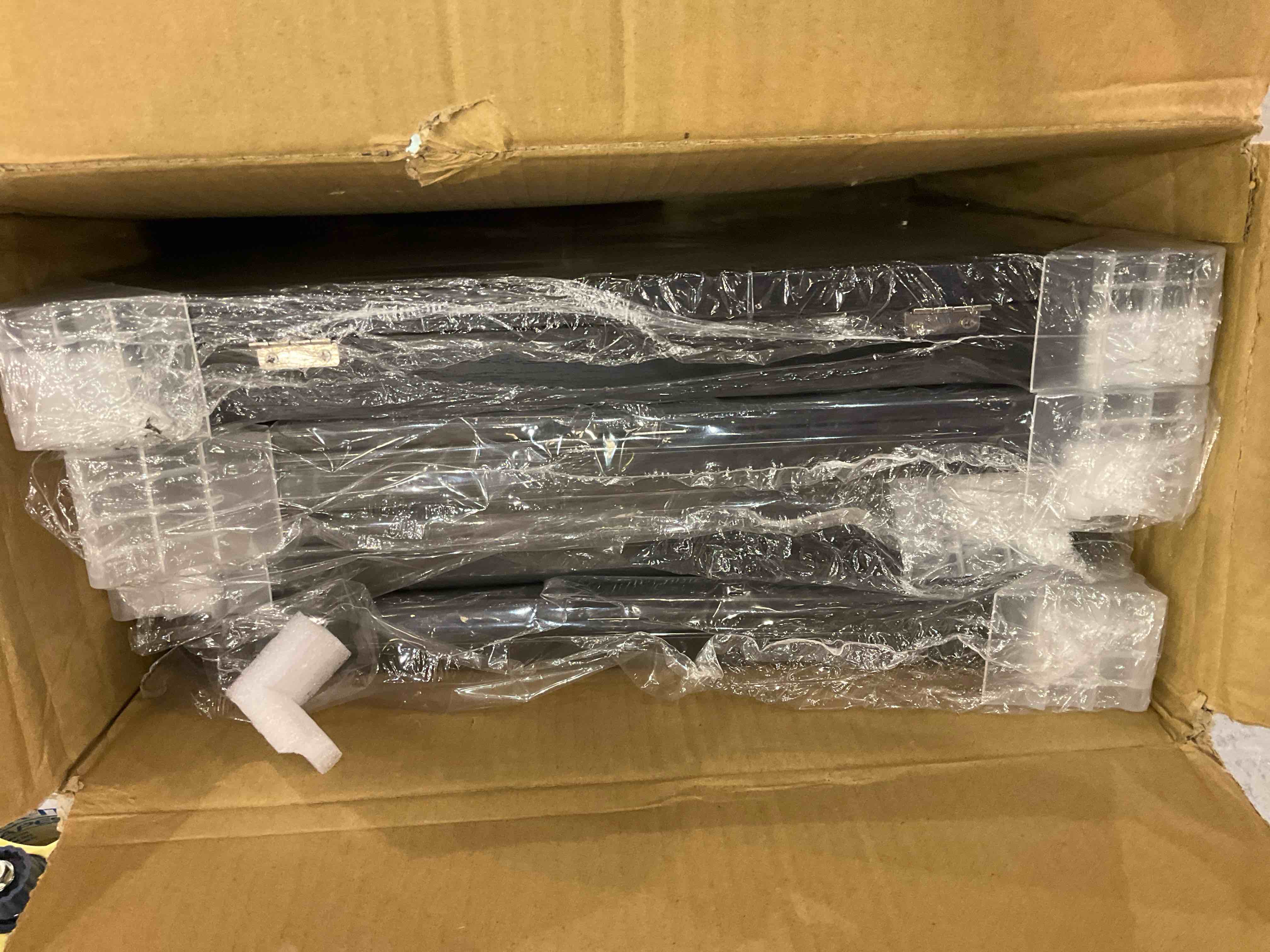 https://s3.amazonaws.com/lotting-images-prod/BargainHunt/EXS00947966_1707918656657.jpeg