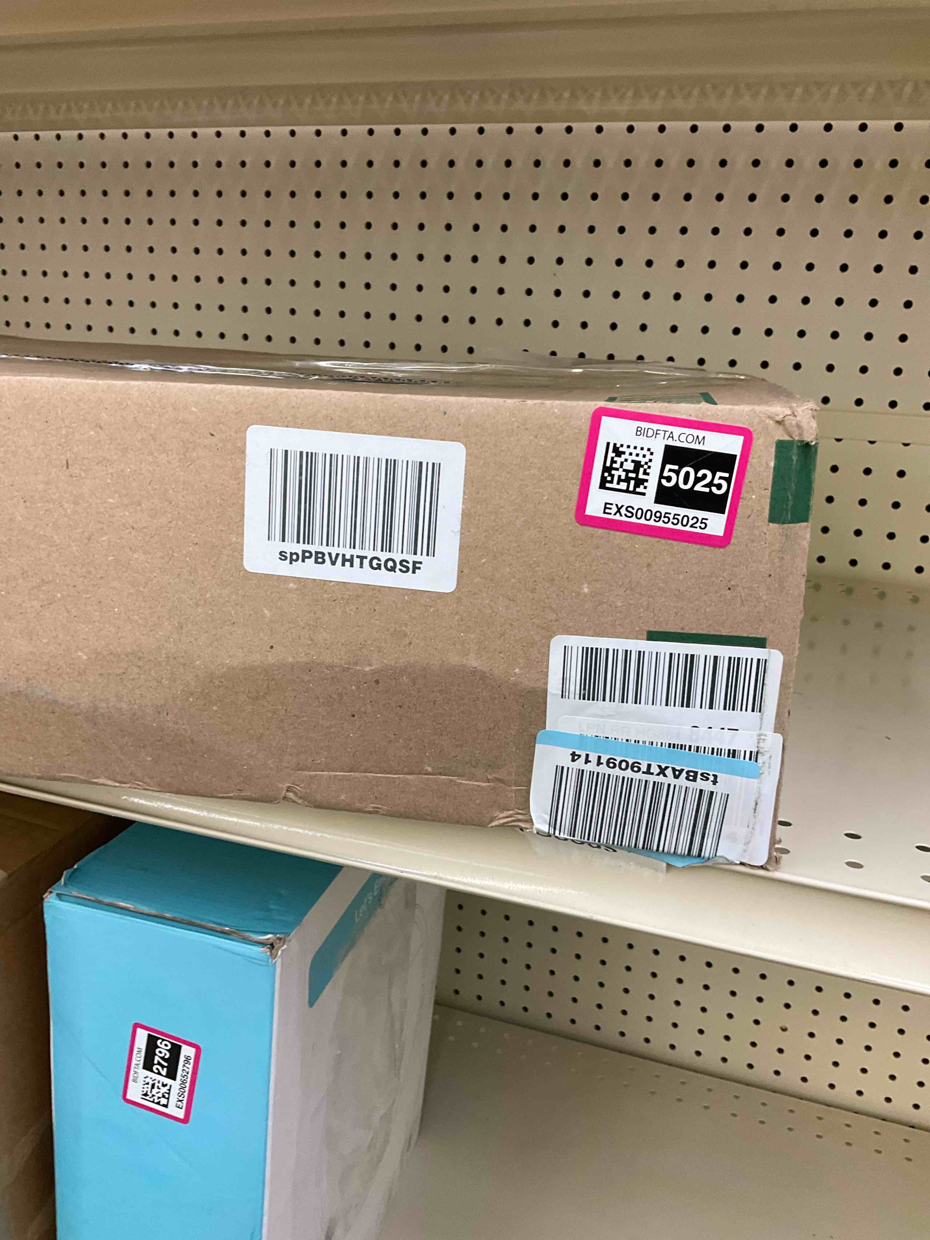 https://s3.amazonaws.com/lotting-images-prod/BargainHunt/EXS00955025_1707842748577.jpeg
