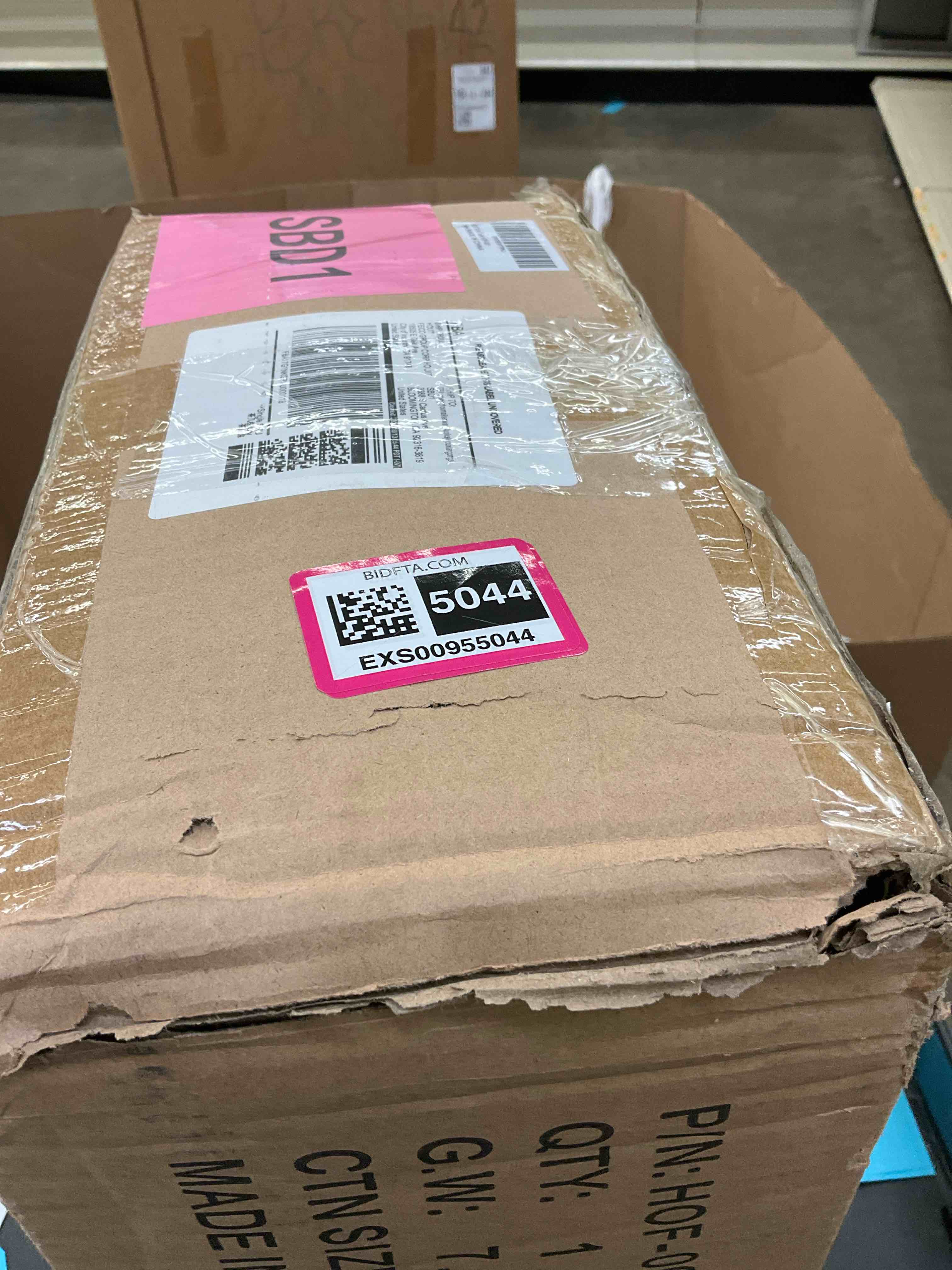 https://s3.amazonaws.com/lotting-images-prod/BargainHunt/EXS00955044_1707848023337.jpeg
