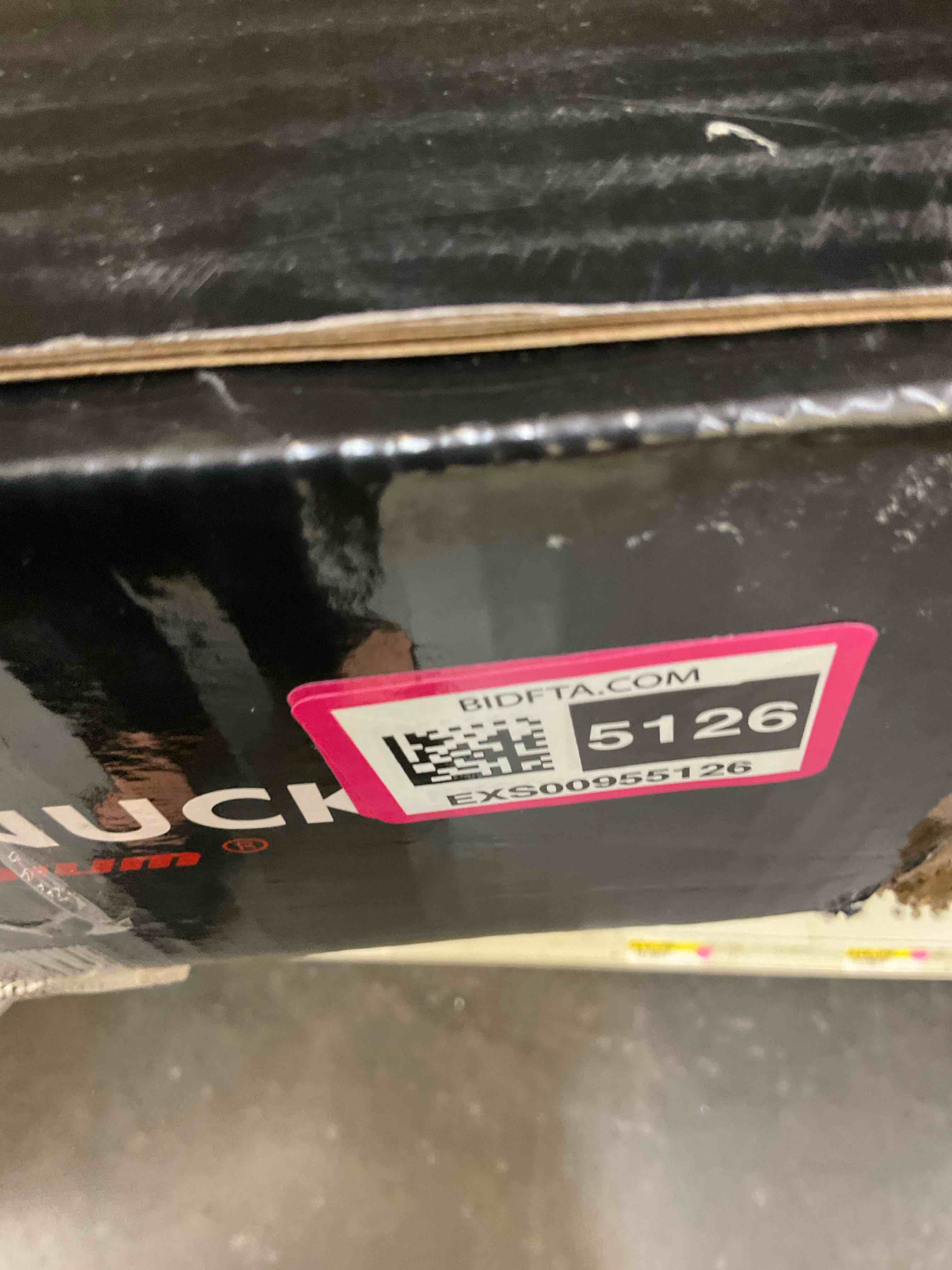 https://s3.amazonaws.com/lotting-images-prod/BargainHunt/EXS00955126_1708352846329.jpeg
