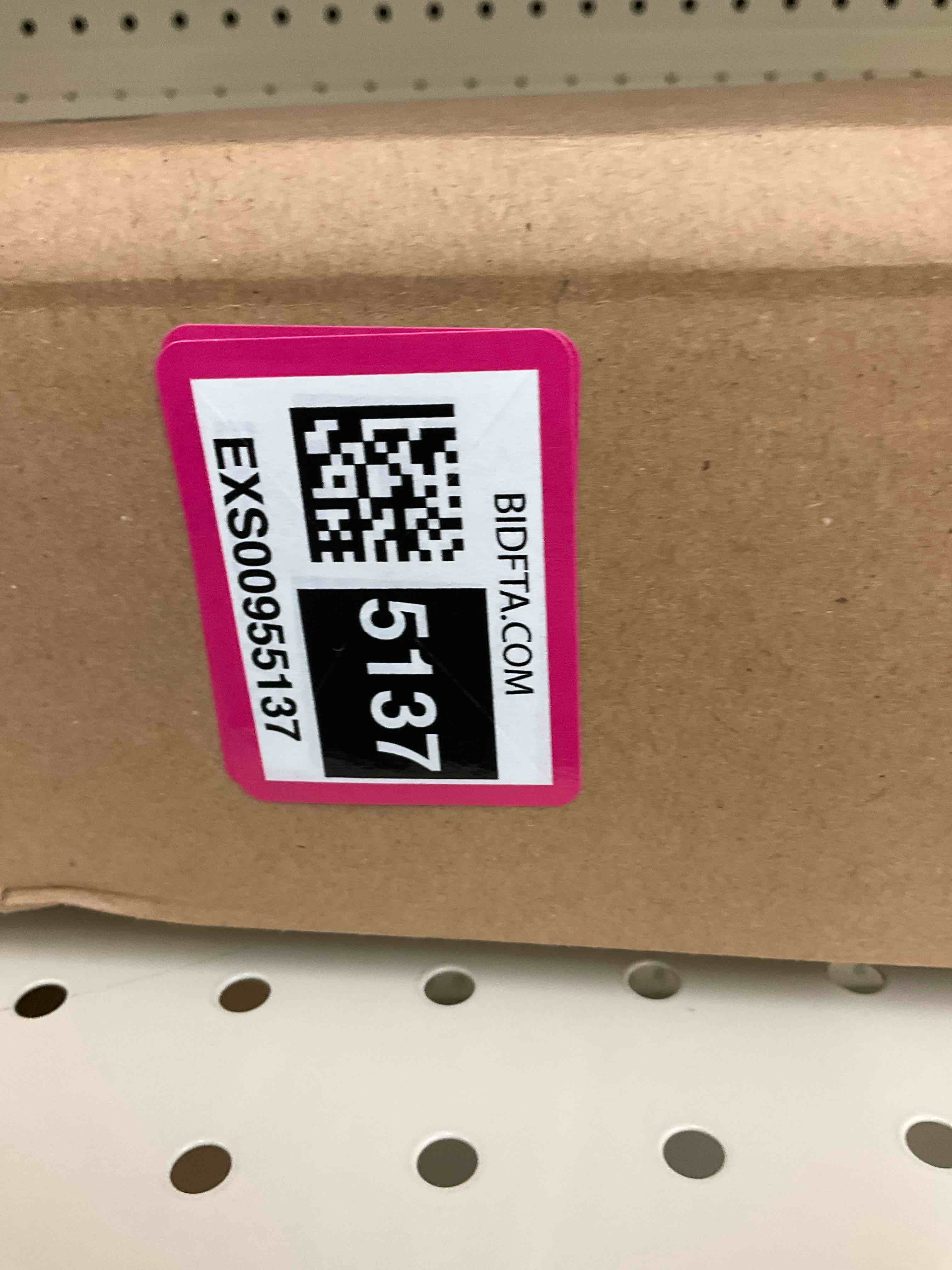 https://s3.amazonaws.com/lotting-images-prod/BargainHunt/EXS00955137_1708355739259.jpeg