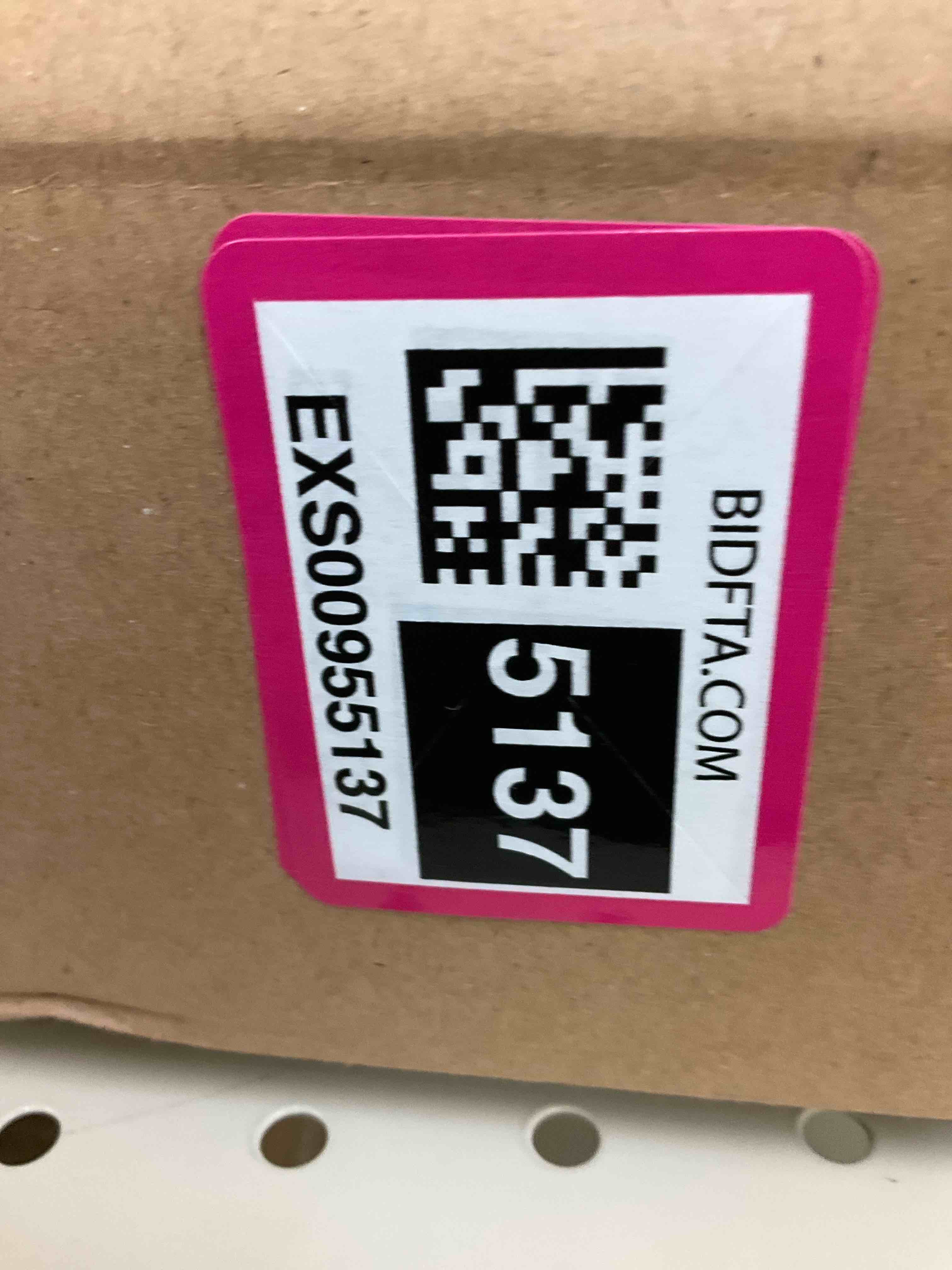 https://s3.amazonaws.com/lotting-images-prod/BargainHunt/EXS00955137_1708355741001.jpeg