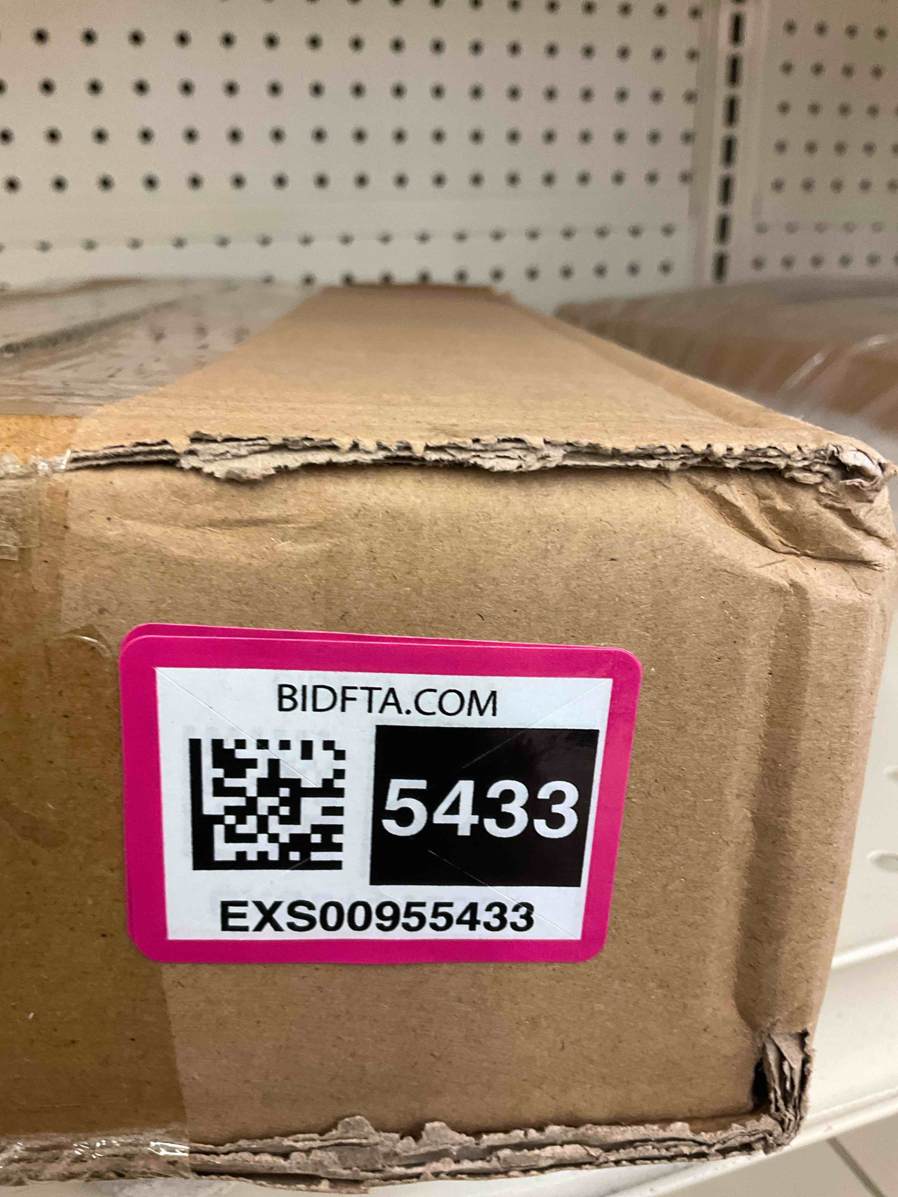 https://s3.amazonaws.com/lotting-images-prod/BargainHunt/EXS00955433_1710883967273.jpeg