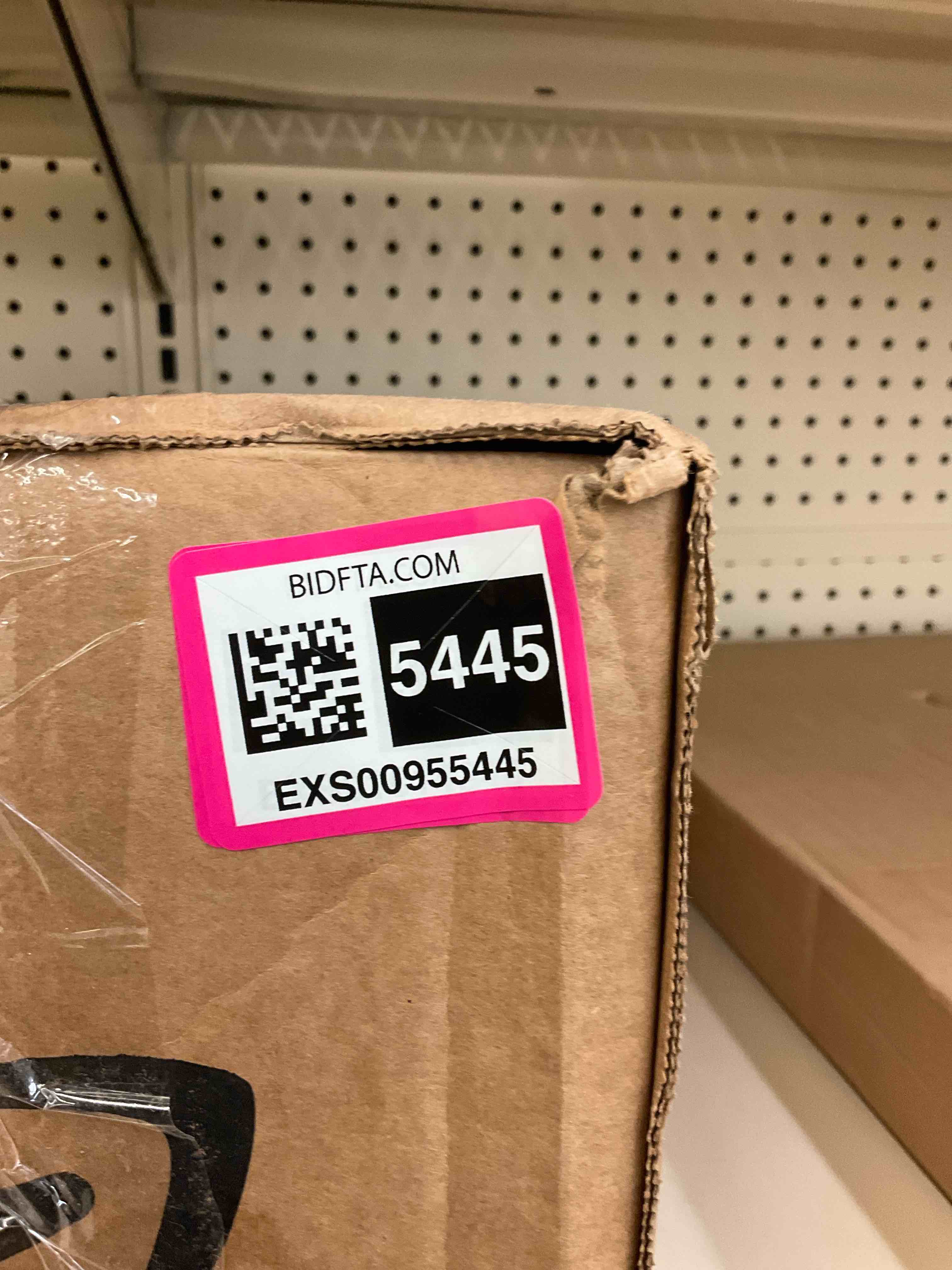 https://s3.amazonaws.com/lotting-images-prod/BargainHunt/EXS00955445_1710884718374.jpeg