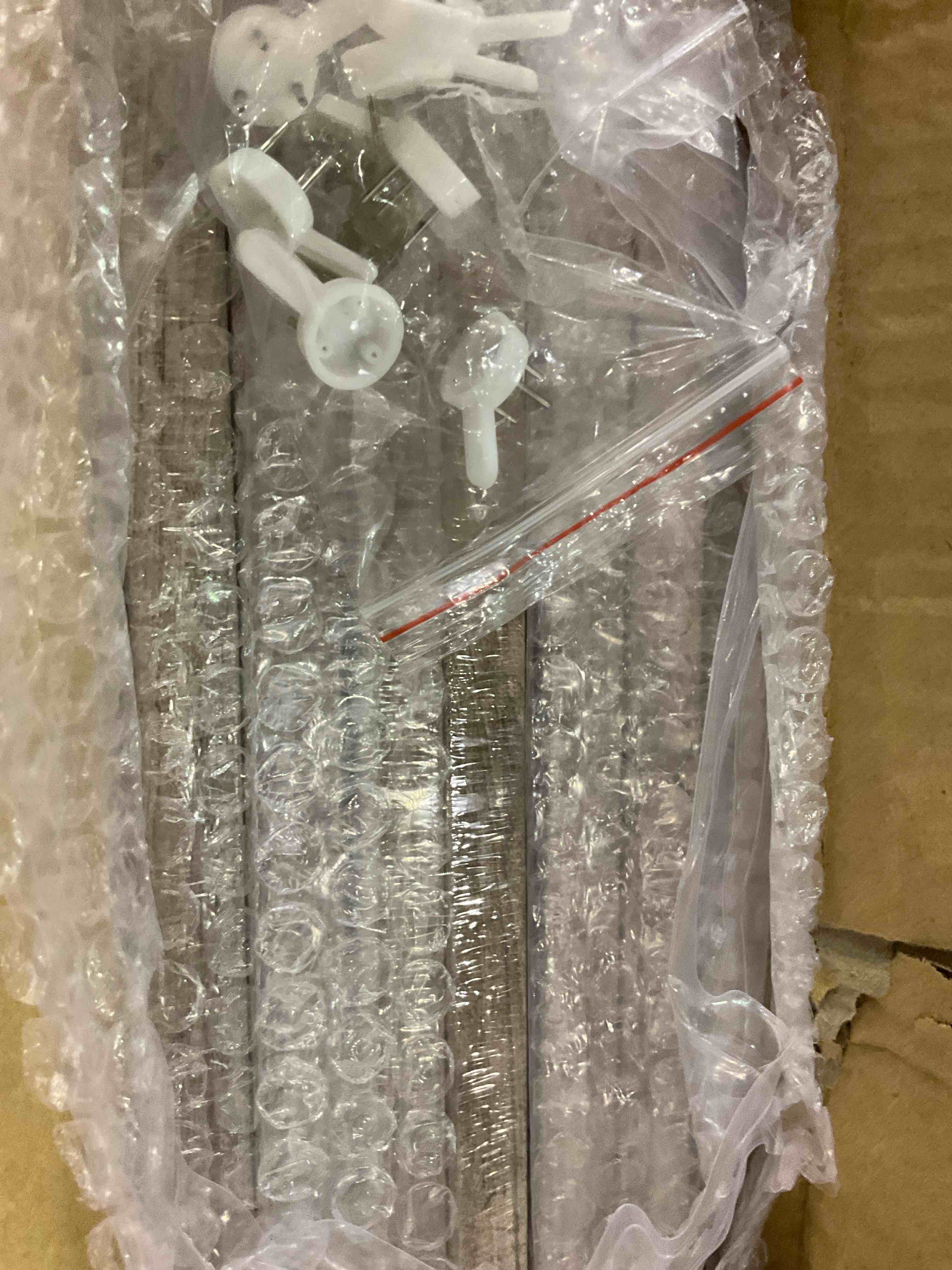 https://s3.amazonaws.com/lotting-images-prod/BargainHunt/EXS00970193_1707225001055.jpeg