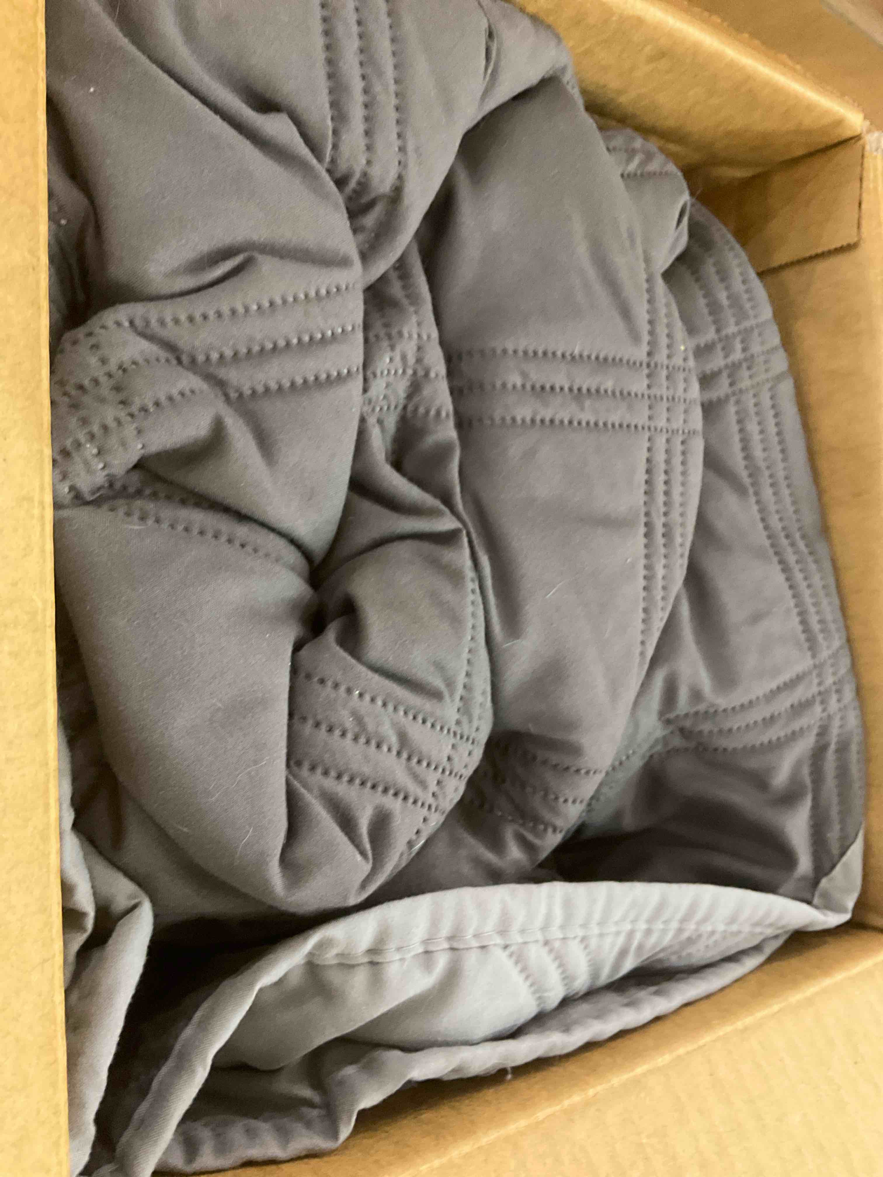 https://s3.amazonaws.com/lotting-images-prod/BargainHunt/EXS00970441_1707318242372.jpeg