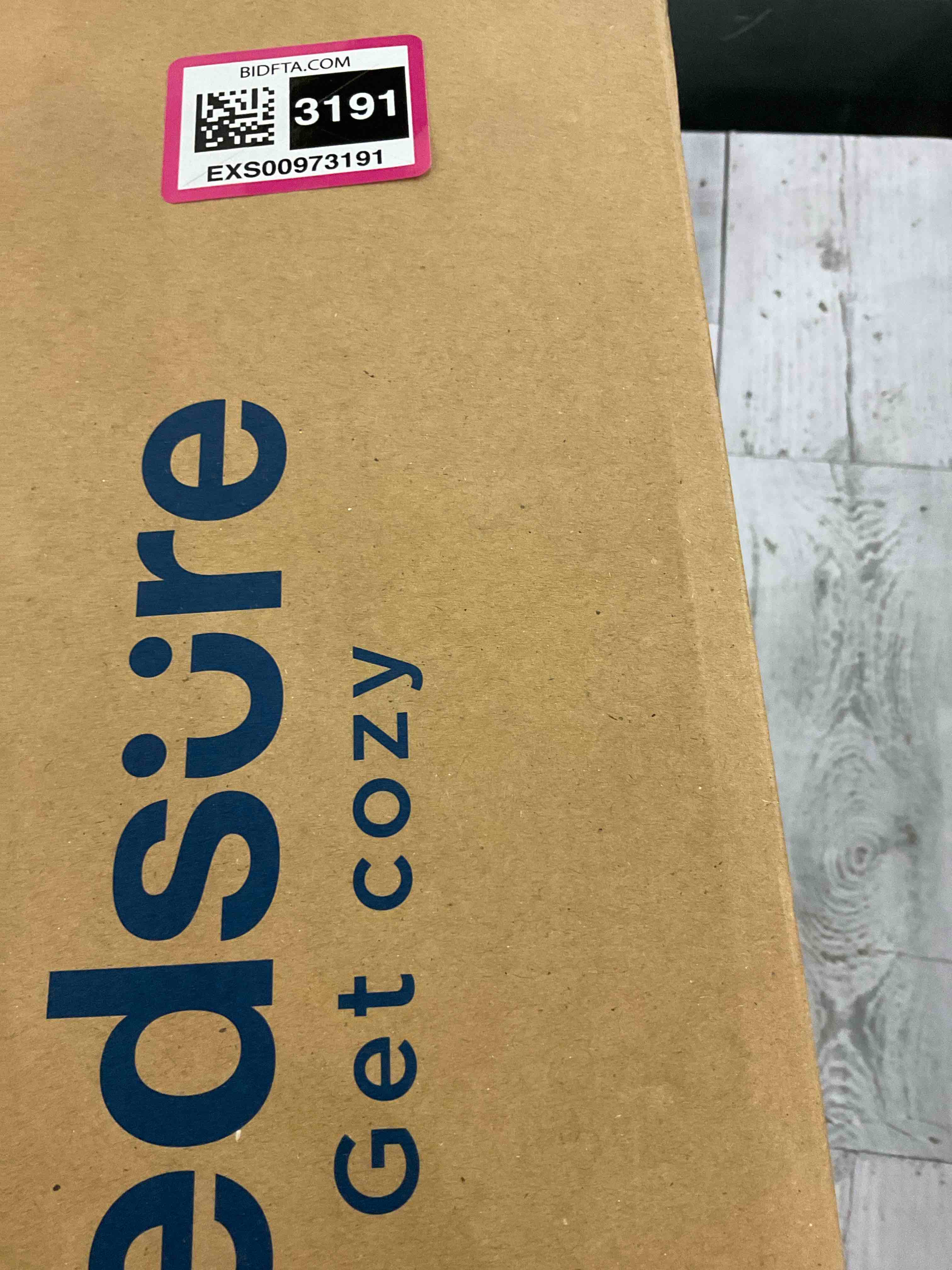 https://s3.amazonaws.com/lotting-images-prod/BargainHunt/EXS00973191_1706729321763.jpeg