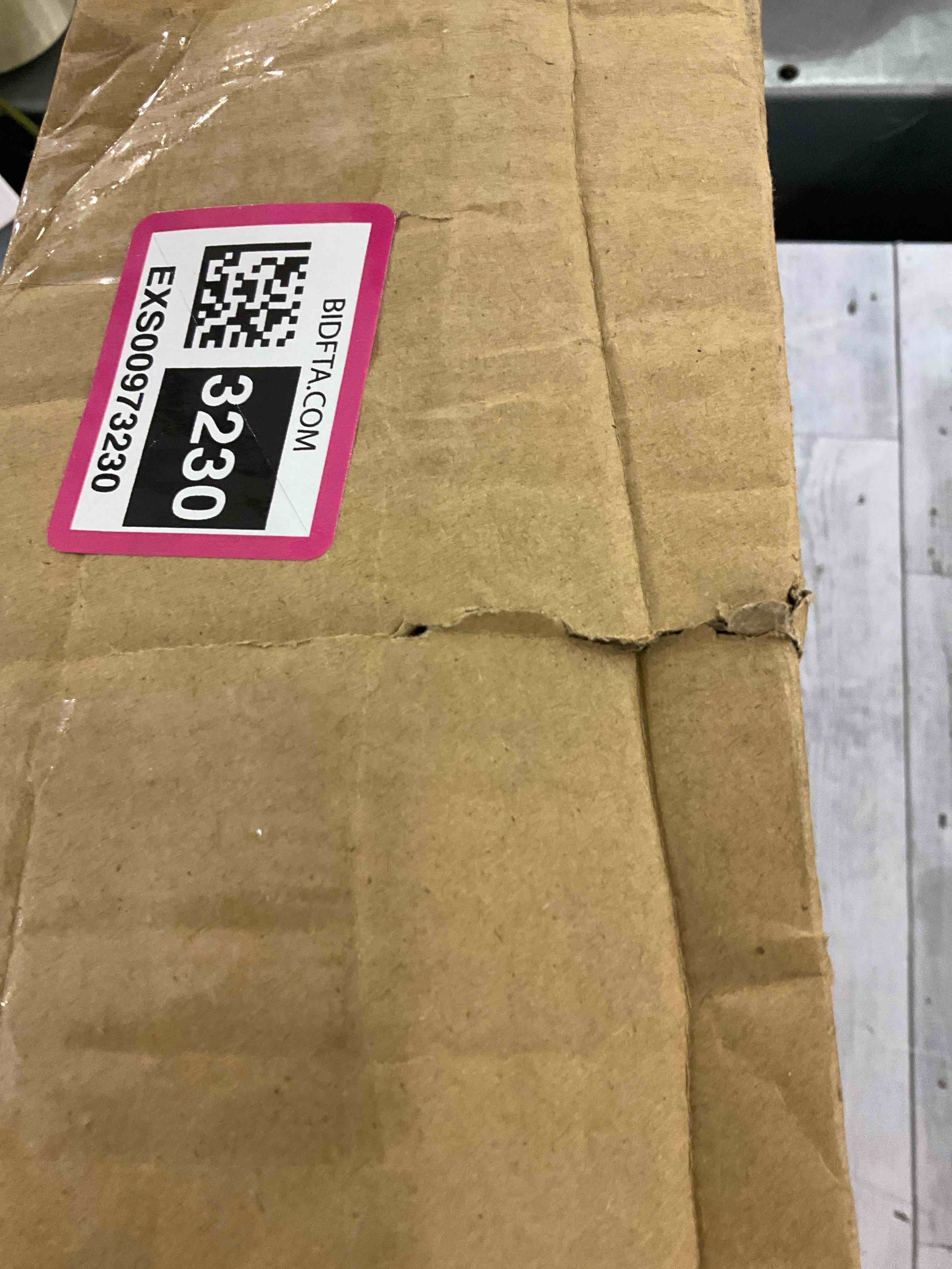 https://s3.amazonaws.com/lotting-images-prod/BargainHunt/EXS00973230_1706790562284.jpeg