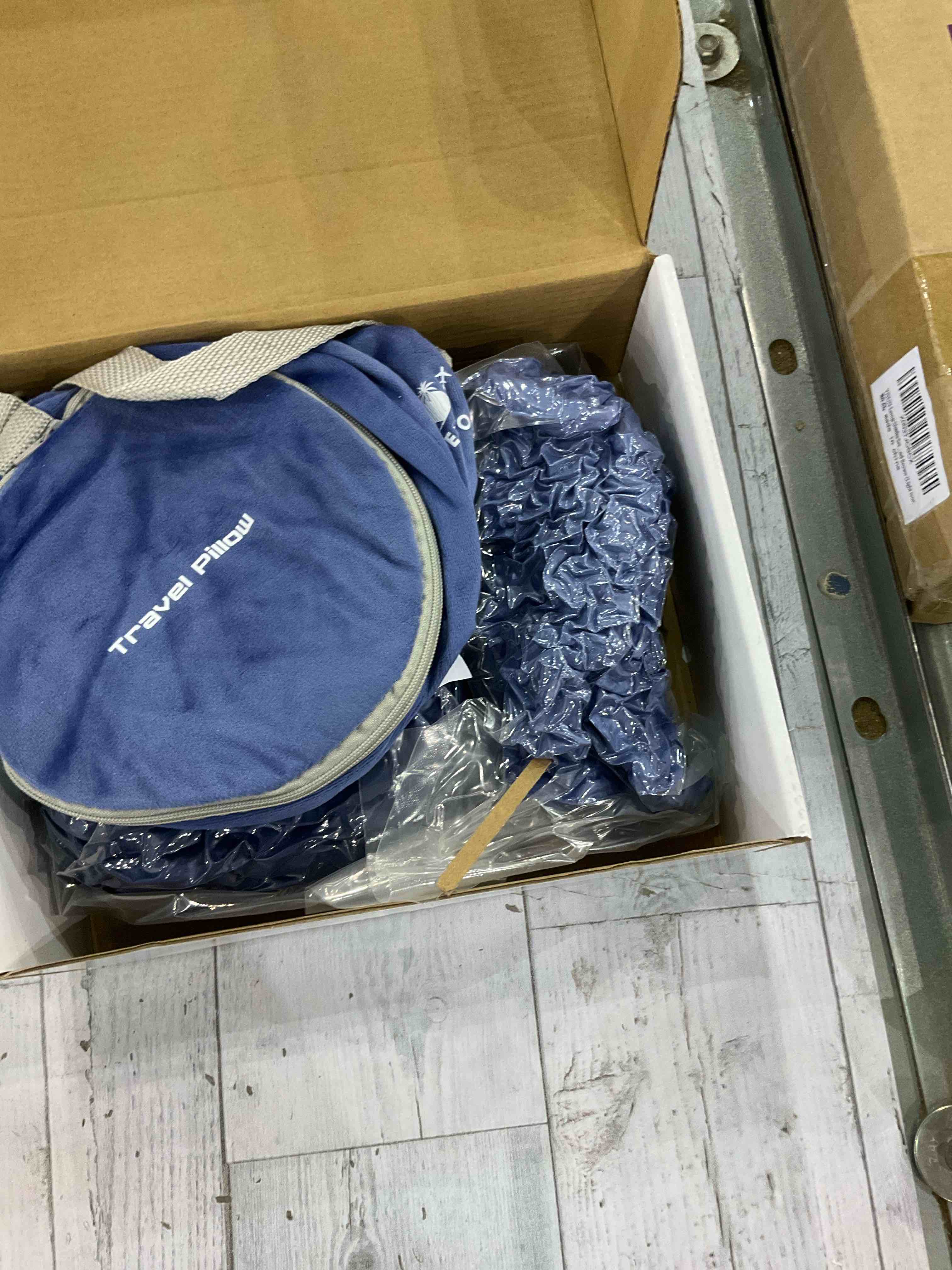 https://s3.amazonaws.com/lotting-images-prod/BargainHunt/EXS00973234_1706791116879.jpeg