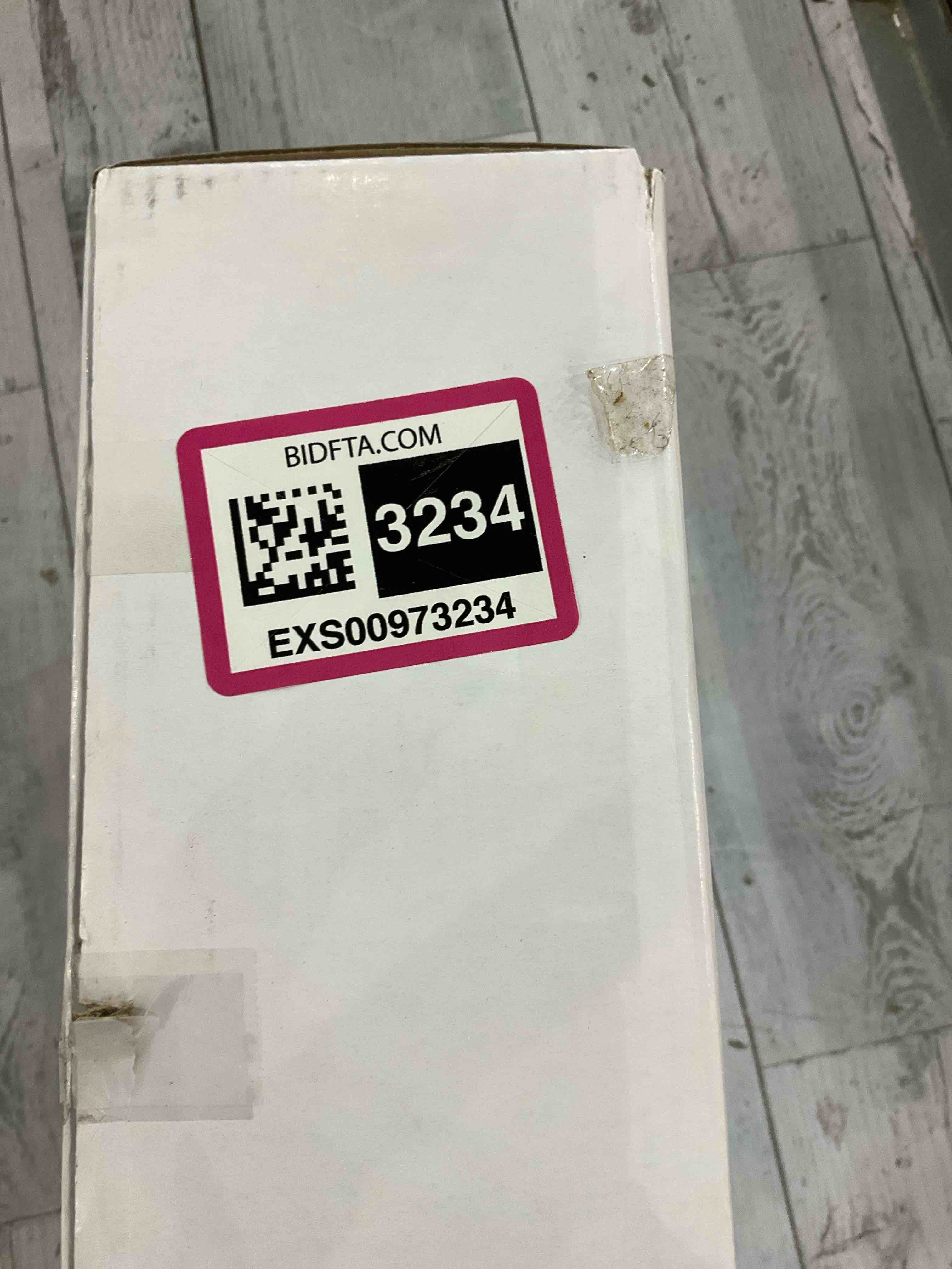 https://s3.amazonaws.com/lotting-images-prod/BargainHunt/EXS00973234_1706791145814.jpeg