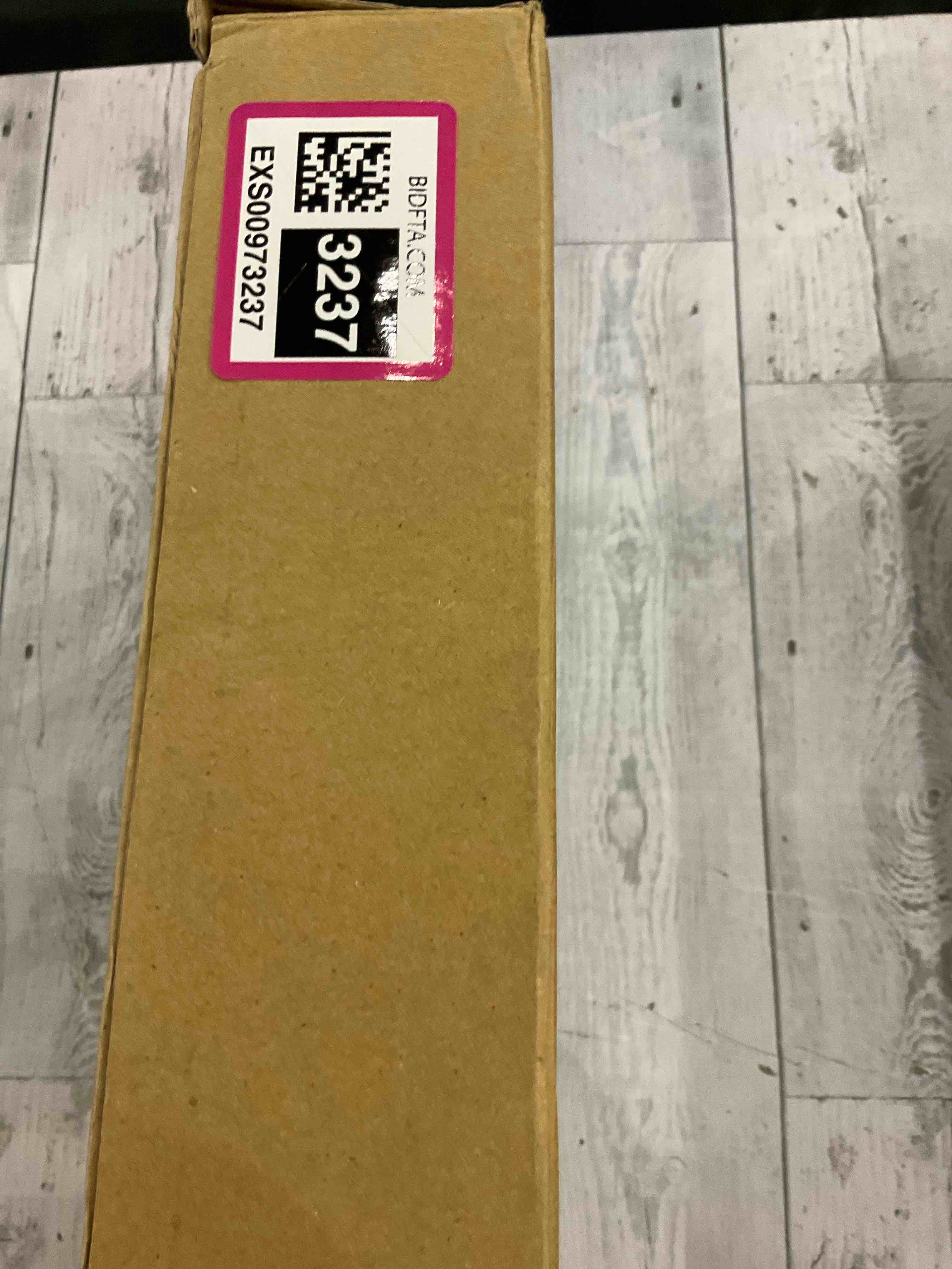 https://s3.amazonaws.com/lotting-images-prod/BargainHunt/EXS00973237_1706791482568.jpeg
