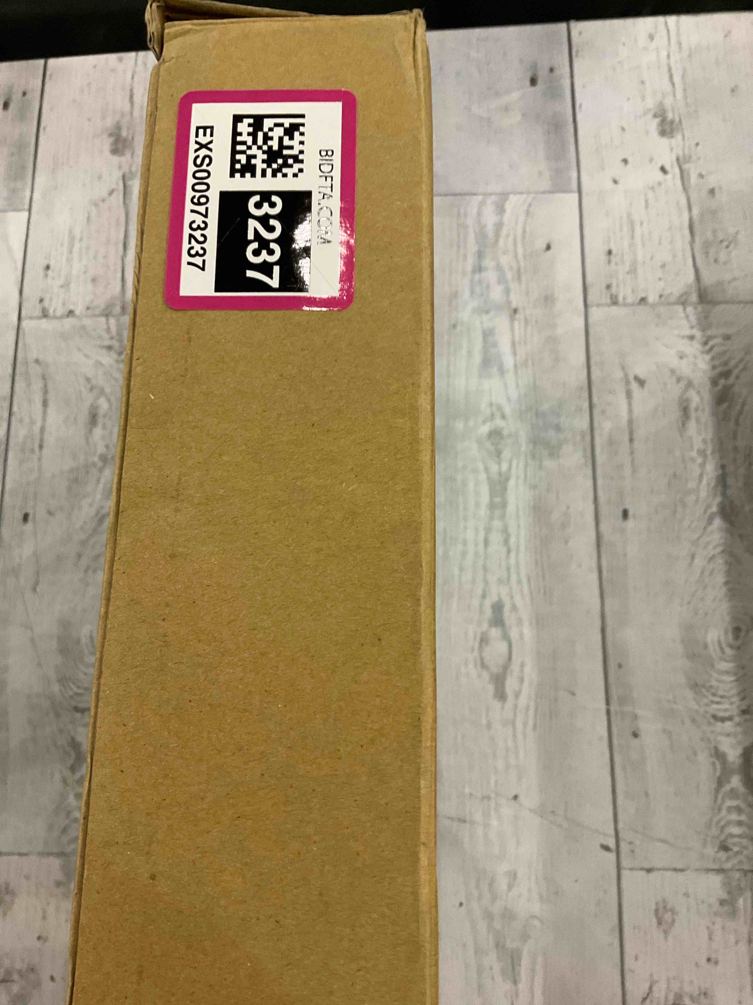 https://s3.amazonaws.com/lotting-images-prod/BargainHunt/EXS00973237_1706791484048.jpeg
