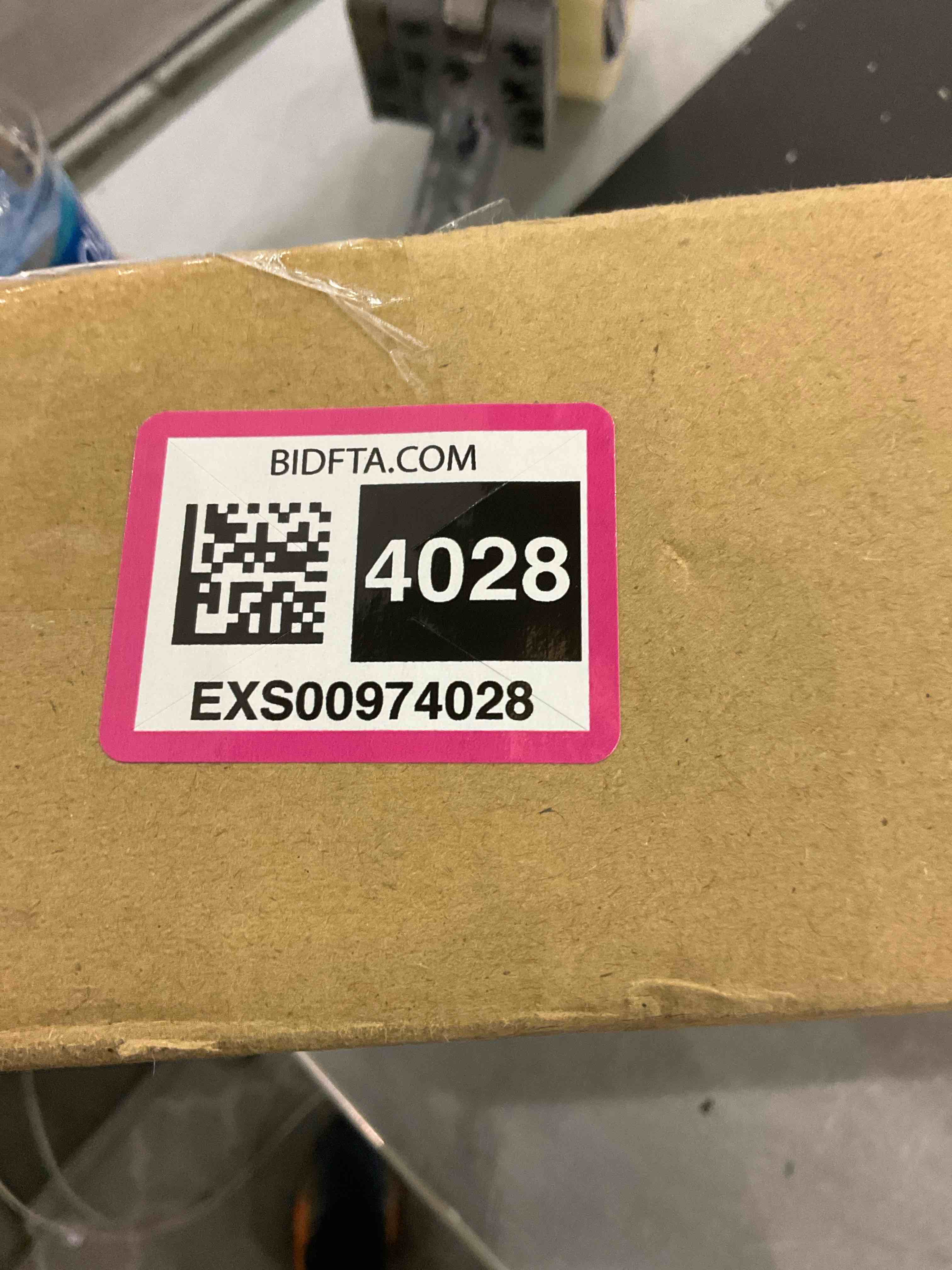 https://s3.amazonaws.com/lotting-images-prod/BargainHunt/EXS00974028_1707830040485.jpeg