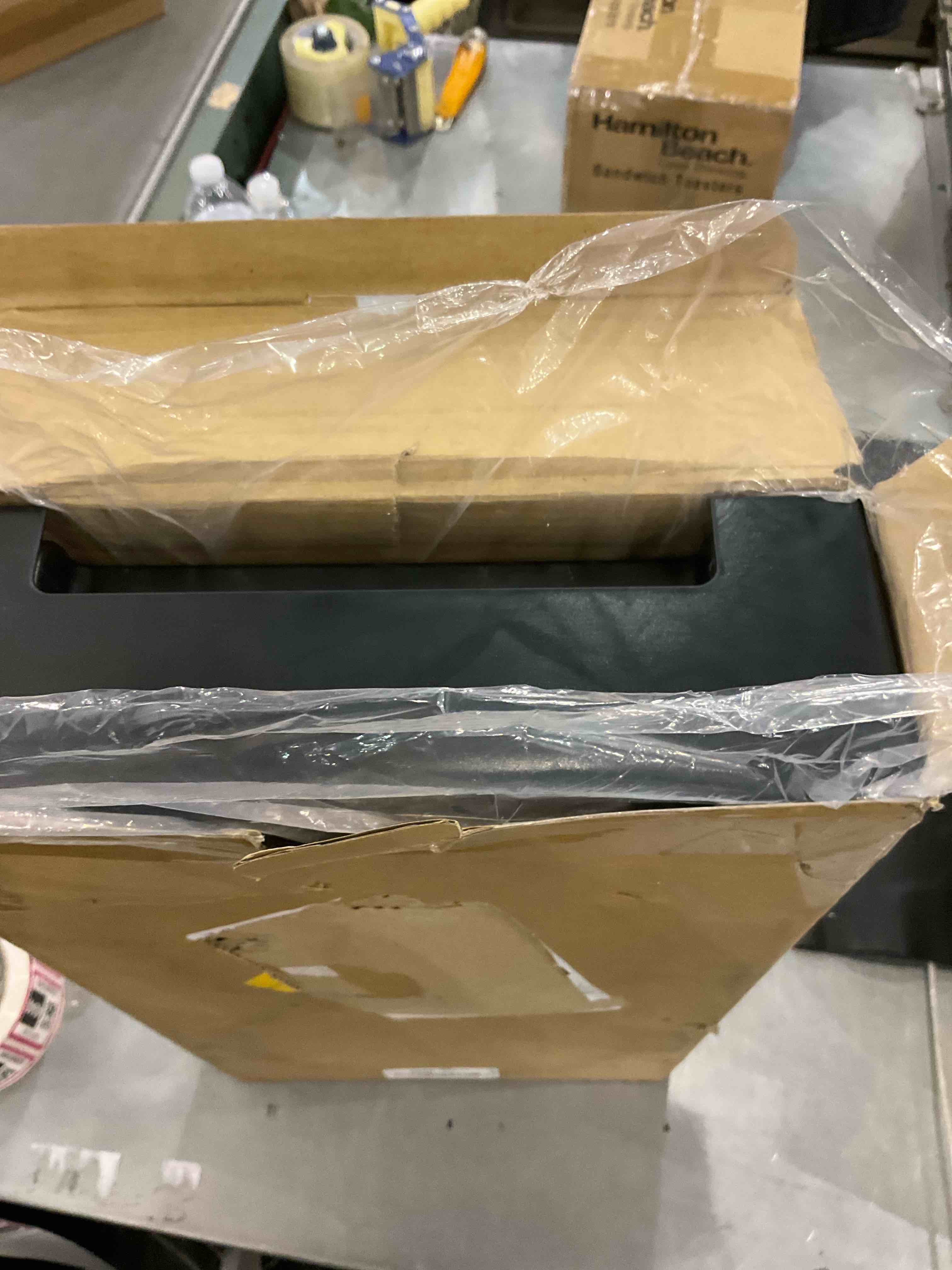 https://s3.amazonaws.com/lotting-images-prod/BargainHunt/EXS00974028_1707830073699.jpeg