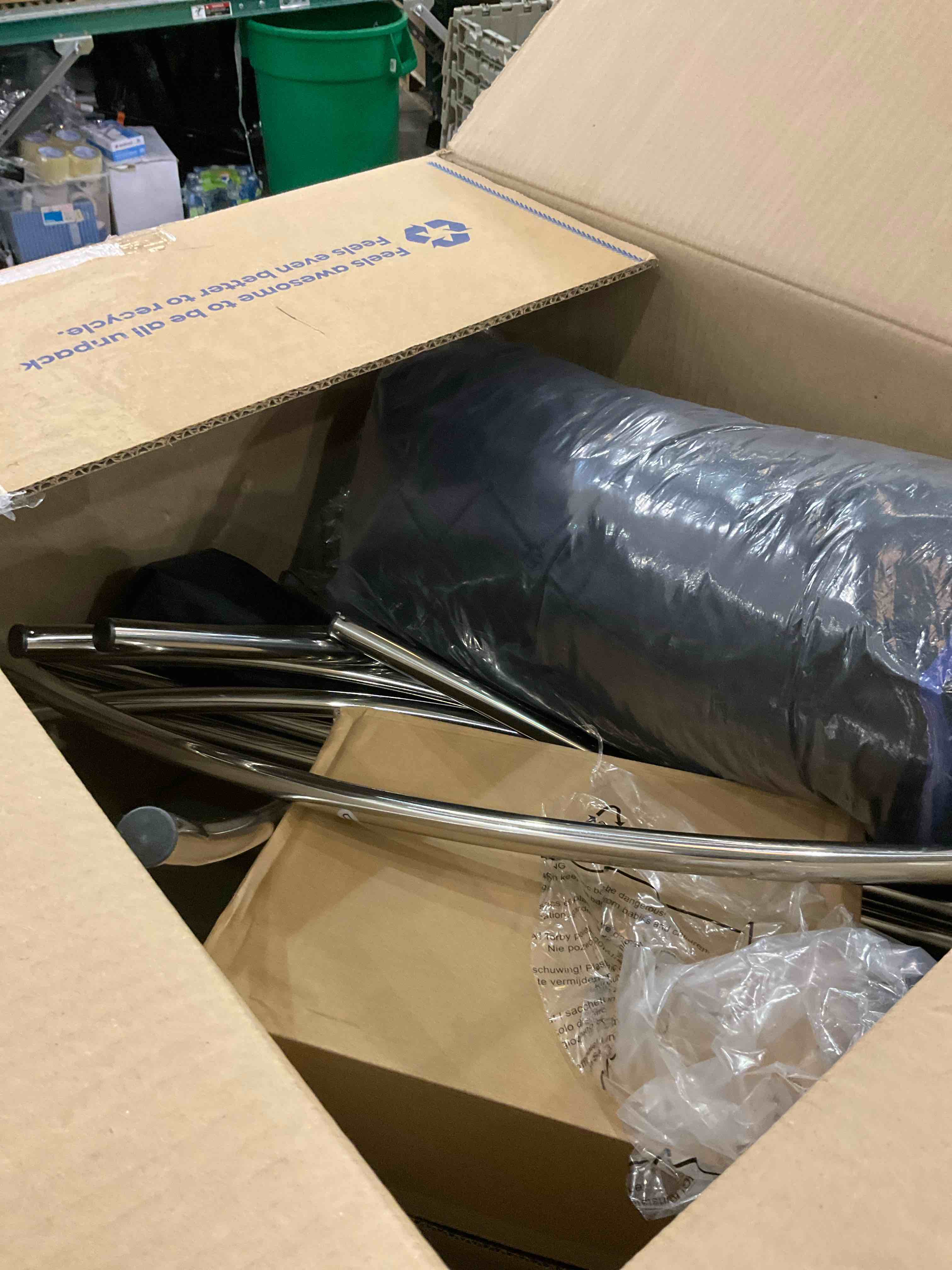 https://s3.amazonaws.com/lotting-images-prod/BargainHunt/EXS00974073_1707836856809.jpeg