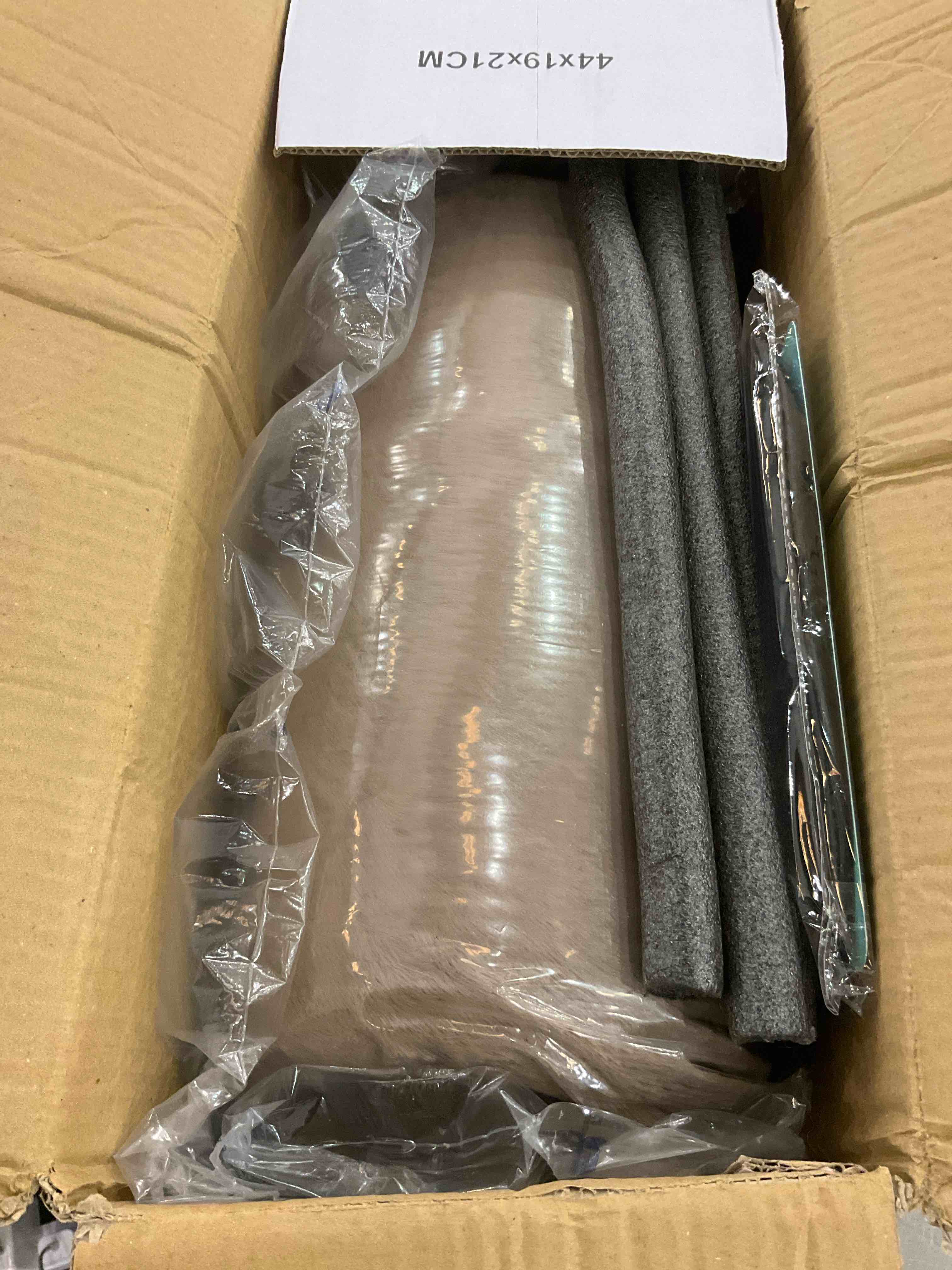 https://s3.amazonaws.com/lotting-images-prod/BargainHunt/EXS00974130_1707854907066.jpeg