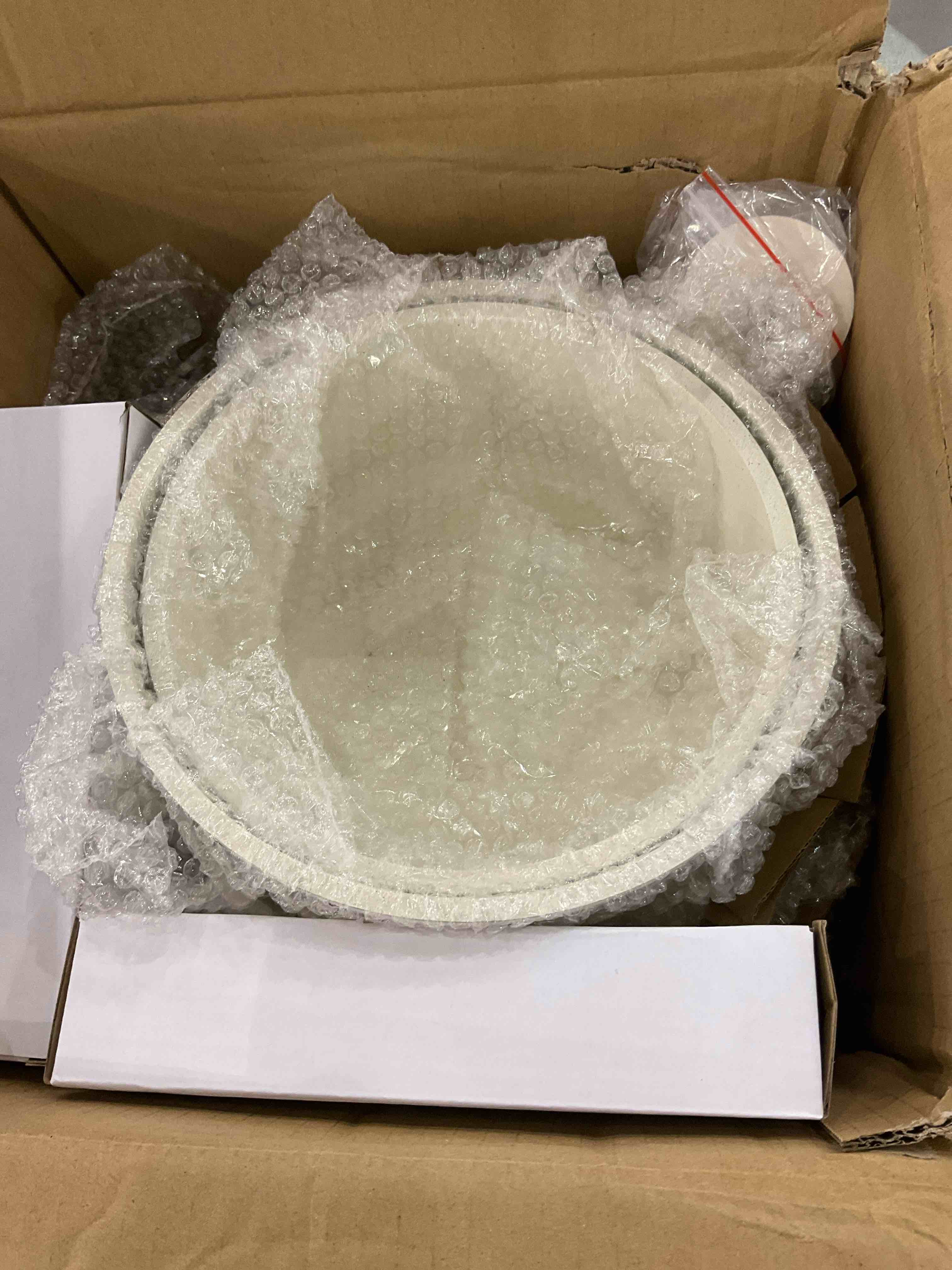 https://s3.amazonaws.com/lotting-images-prod/BargainHunt/EXS00974476_1708102004522.jpeg