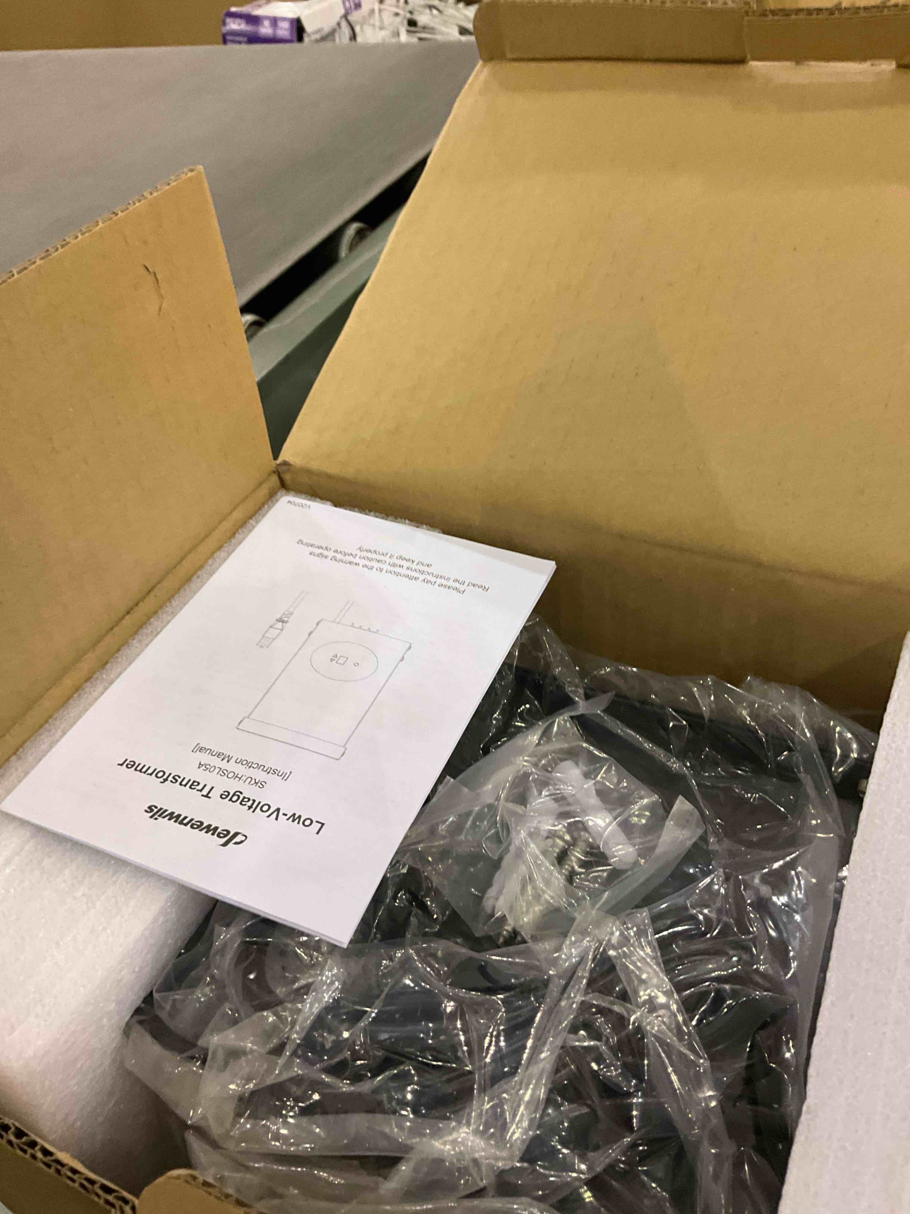 https://s3.amazonaws.com/lotting-images-prod/BargainHunt/EXS00974656_1710764679601.jpeg
