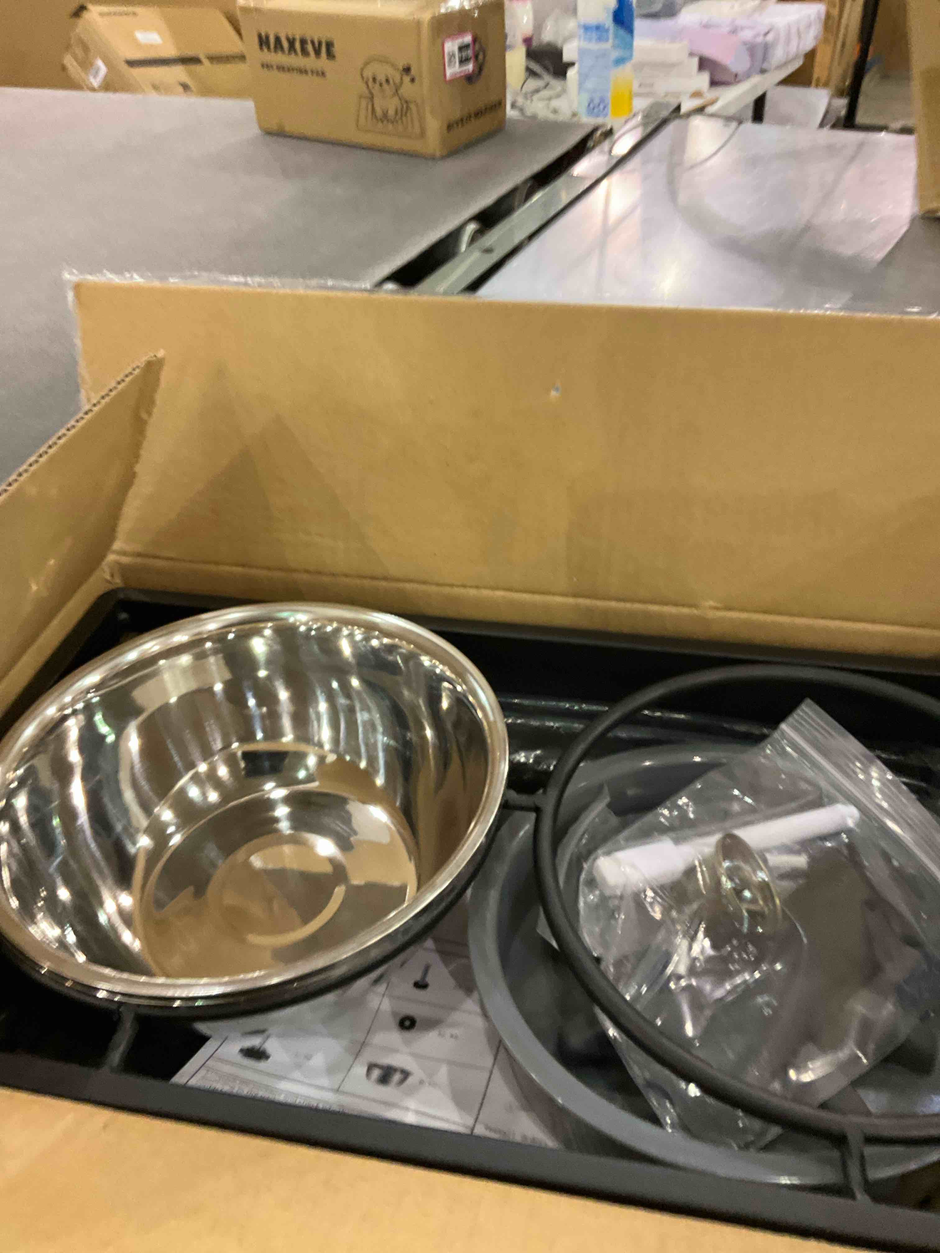 https://s3.amazonaws.com/lotting-images-prod/BargainHunt/EXS00974971_1710933248418.jpeg
