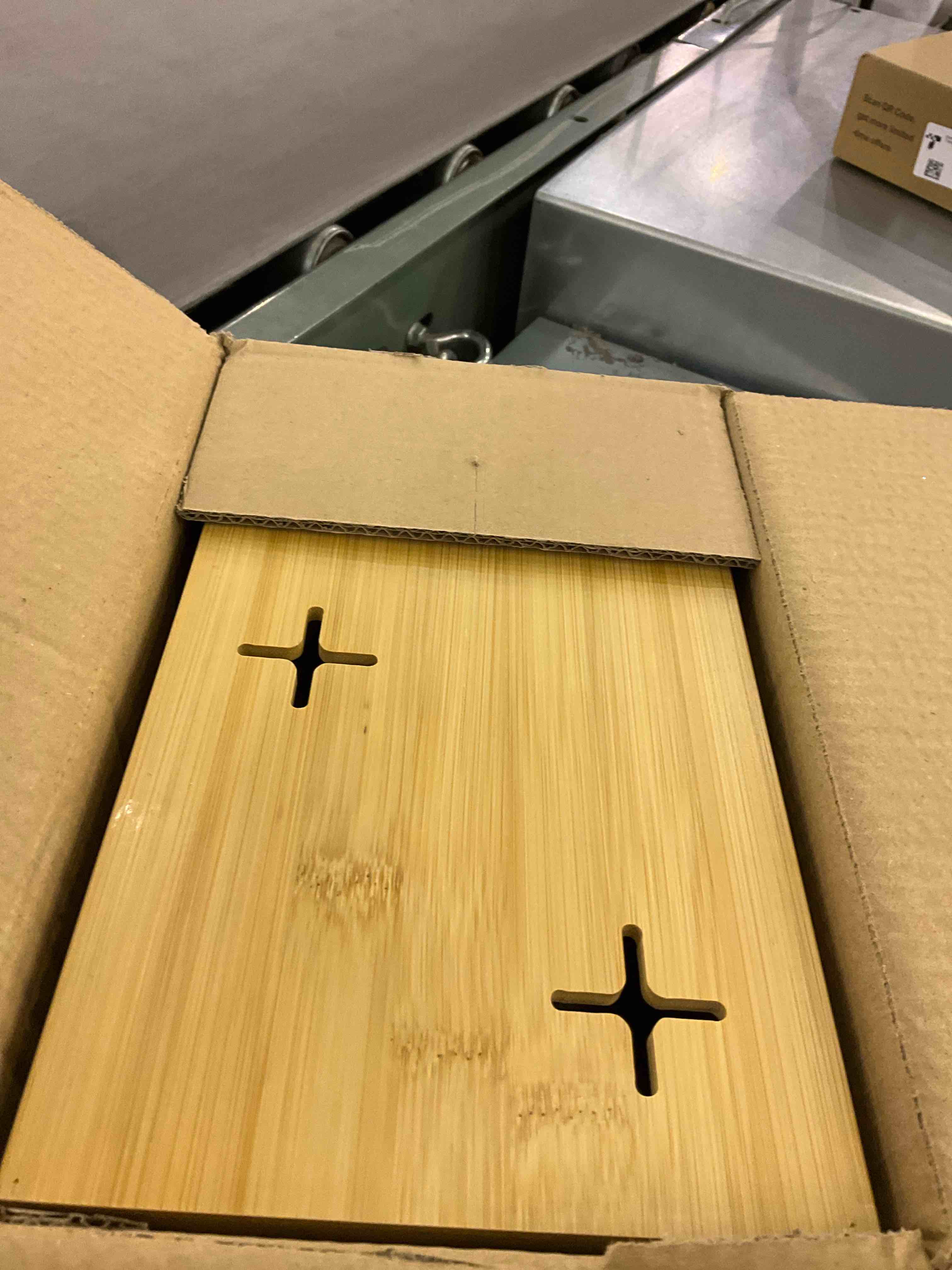 https://s3.amazonaws.com/lotting-images-prod/BargainHunt/EXS00974974_1710933508772.jpeg