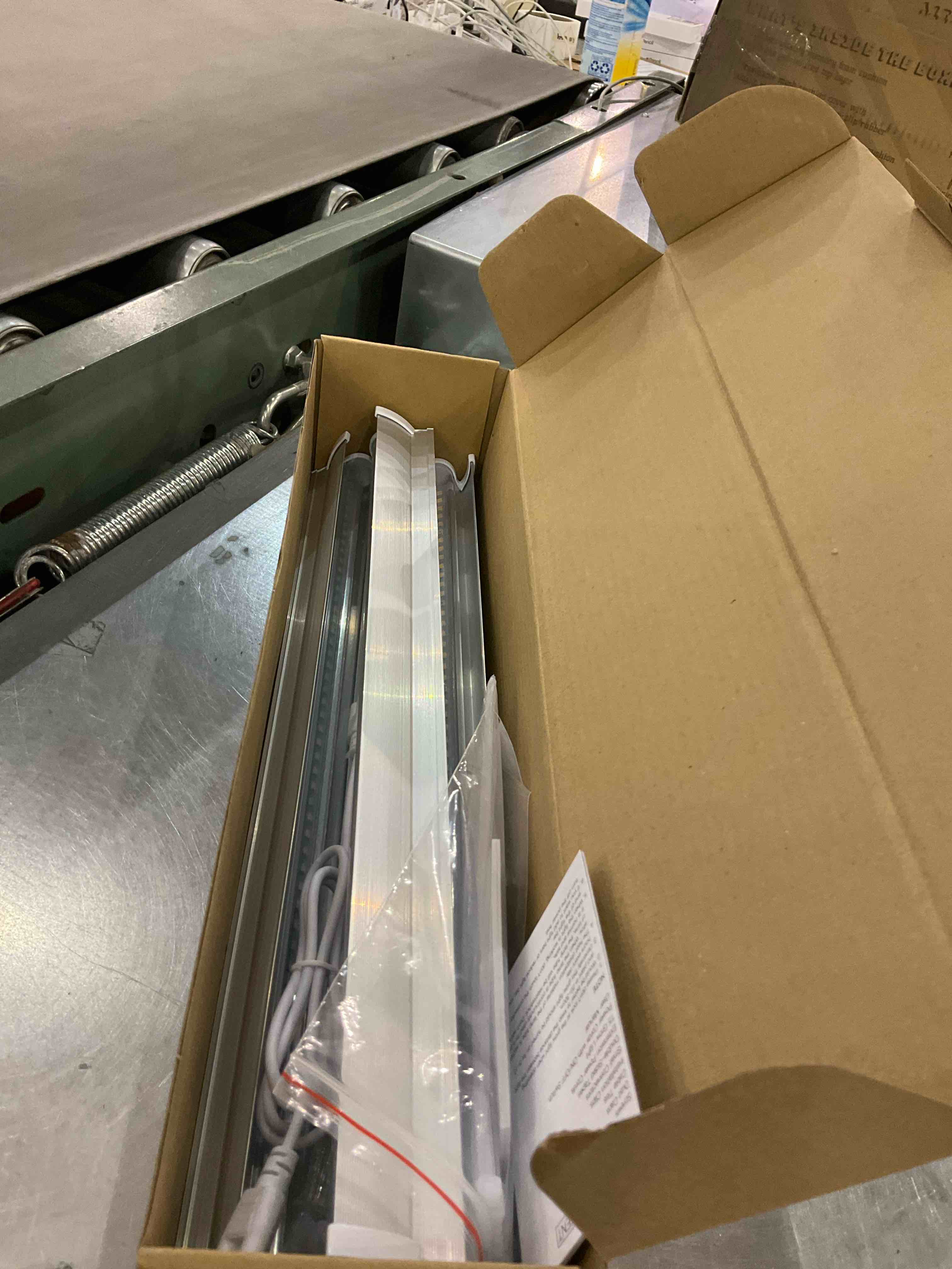 https://s3.amazonaws.com/lotting-images-prod/BargainHunt/EXS00974979_1710933883048.jpeg