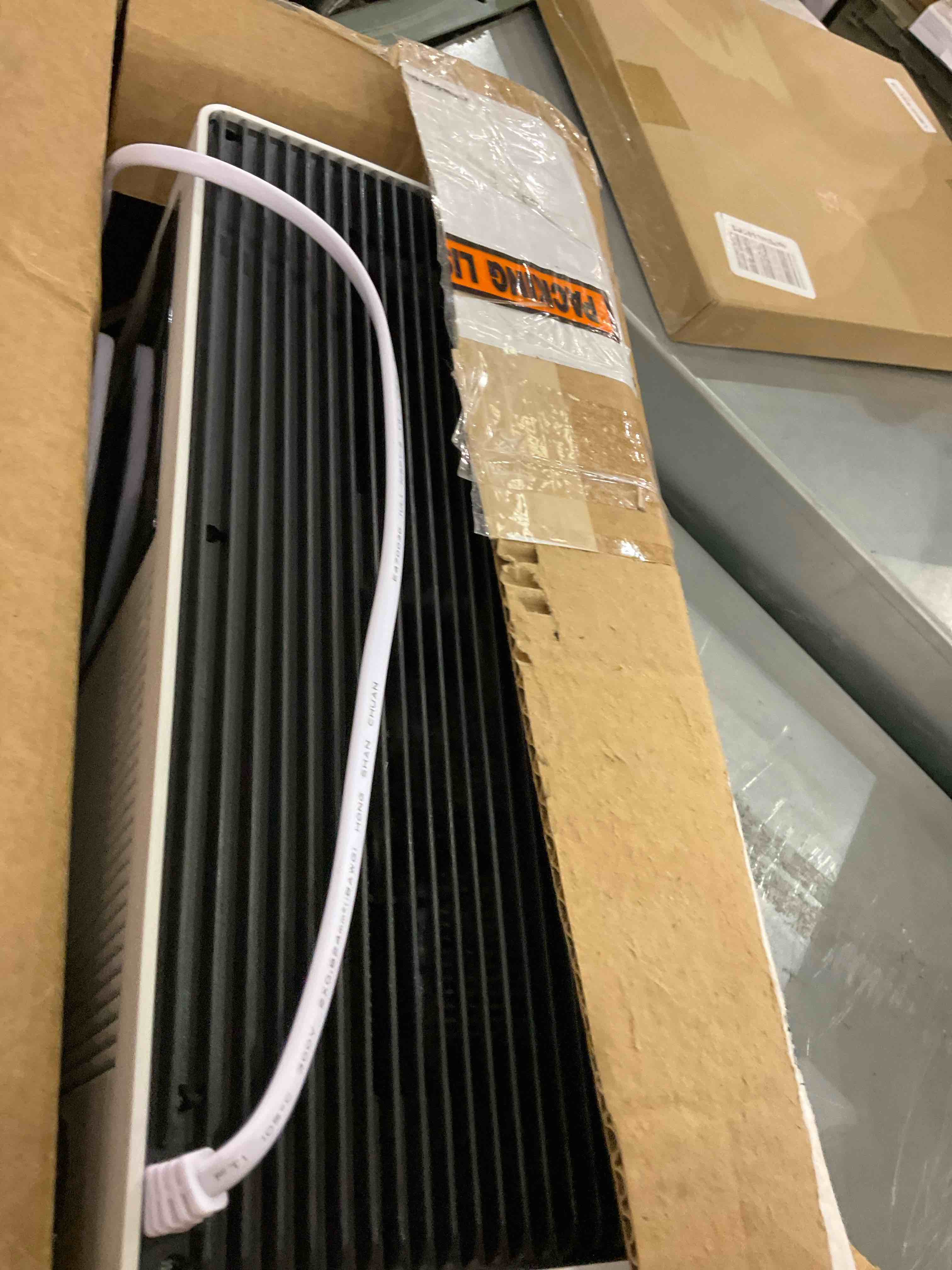 https://s3.amazonaws.com/lotting-images-prod/BargainHunt/EXS00975270_1706645034339.jpeg