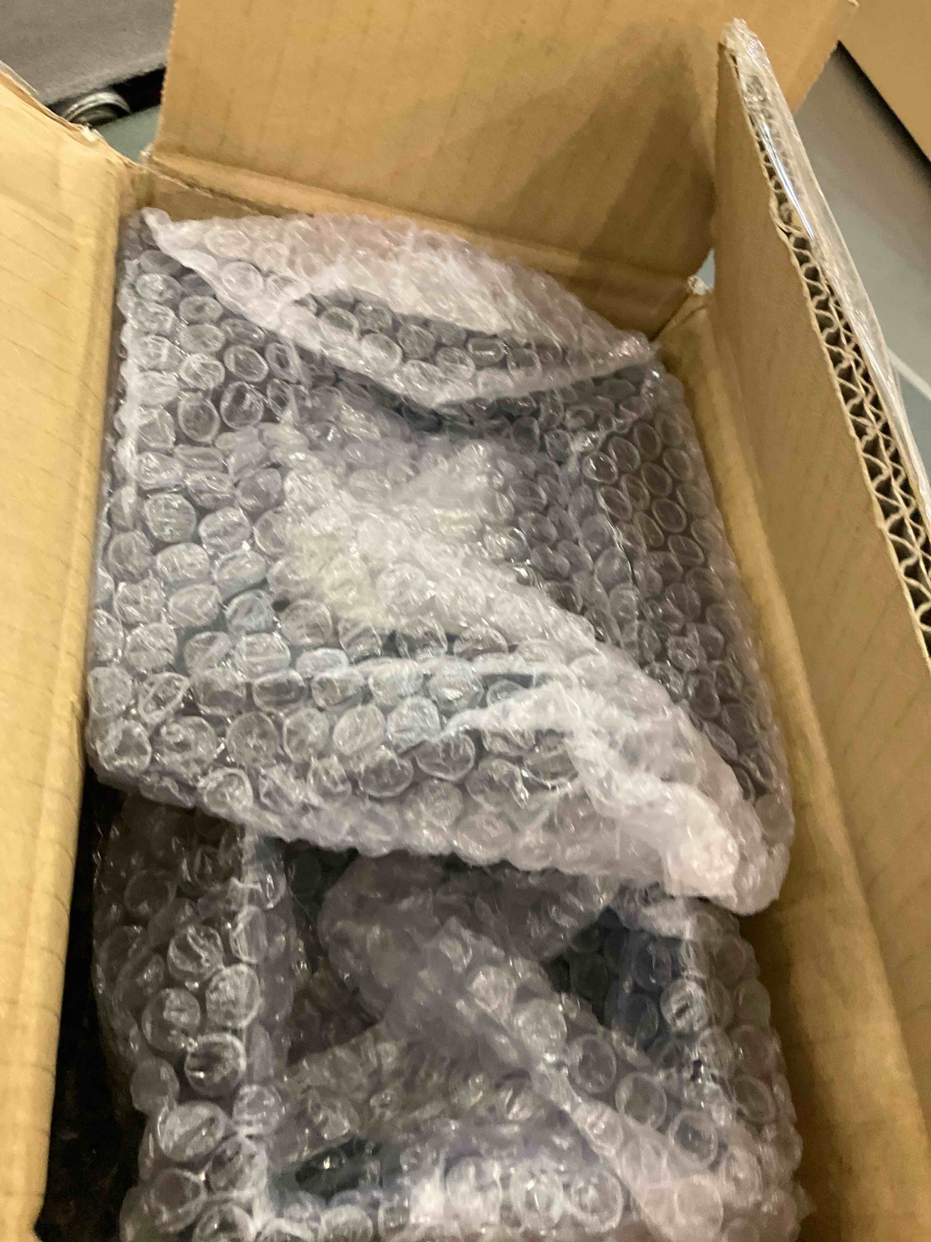 https://s3.amazonaws.com/lotting-images-prod/BargainHunt/EXS00975358_1706715655138.jpeg