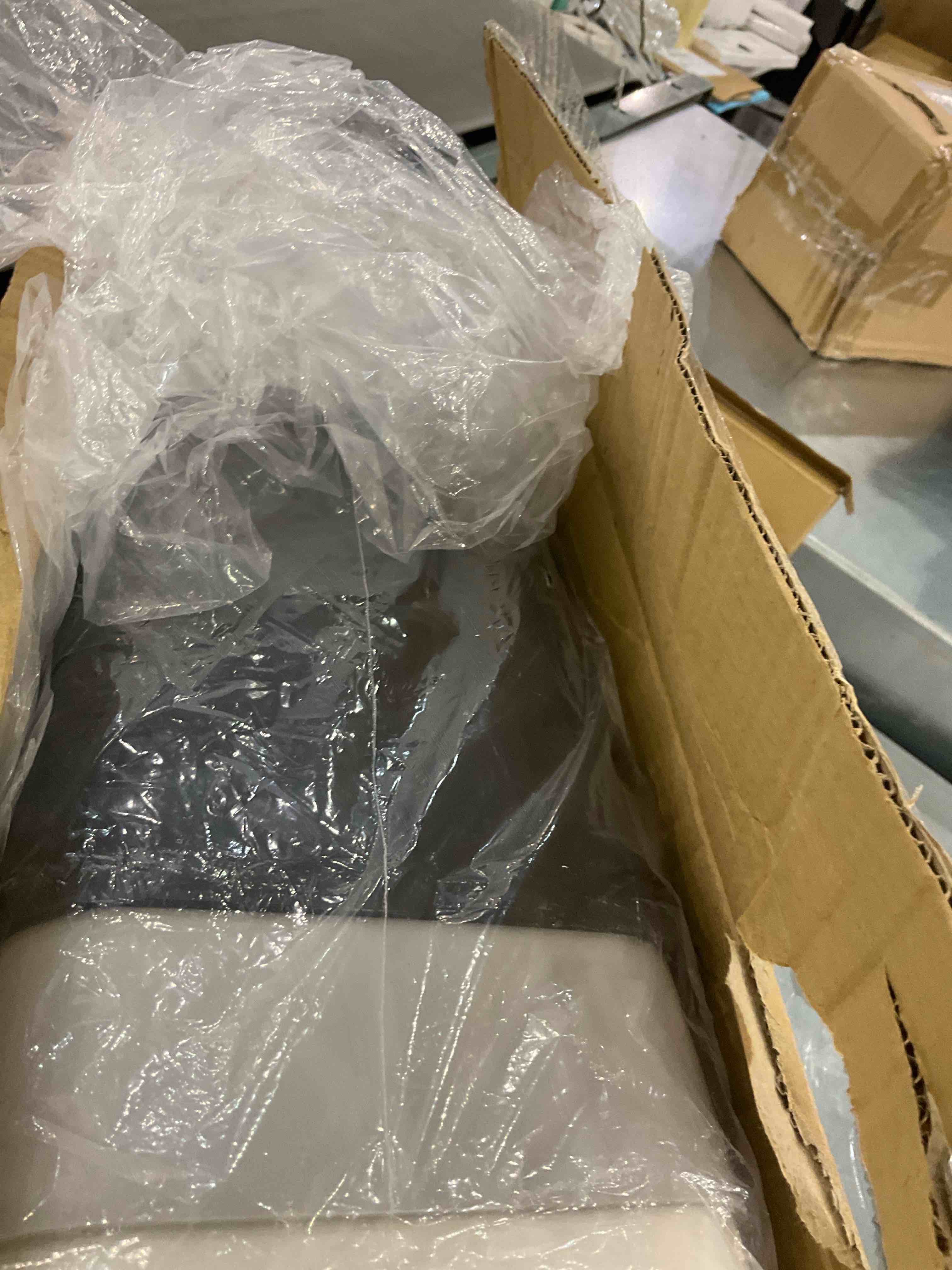 https://s3.amazonaws.com/lotting-images-prod/BargainHunt/EXS00975470_1706791059331.jpeg