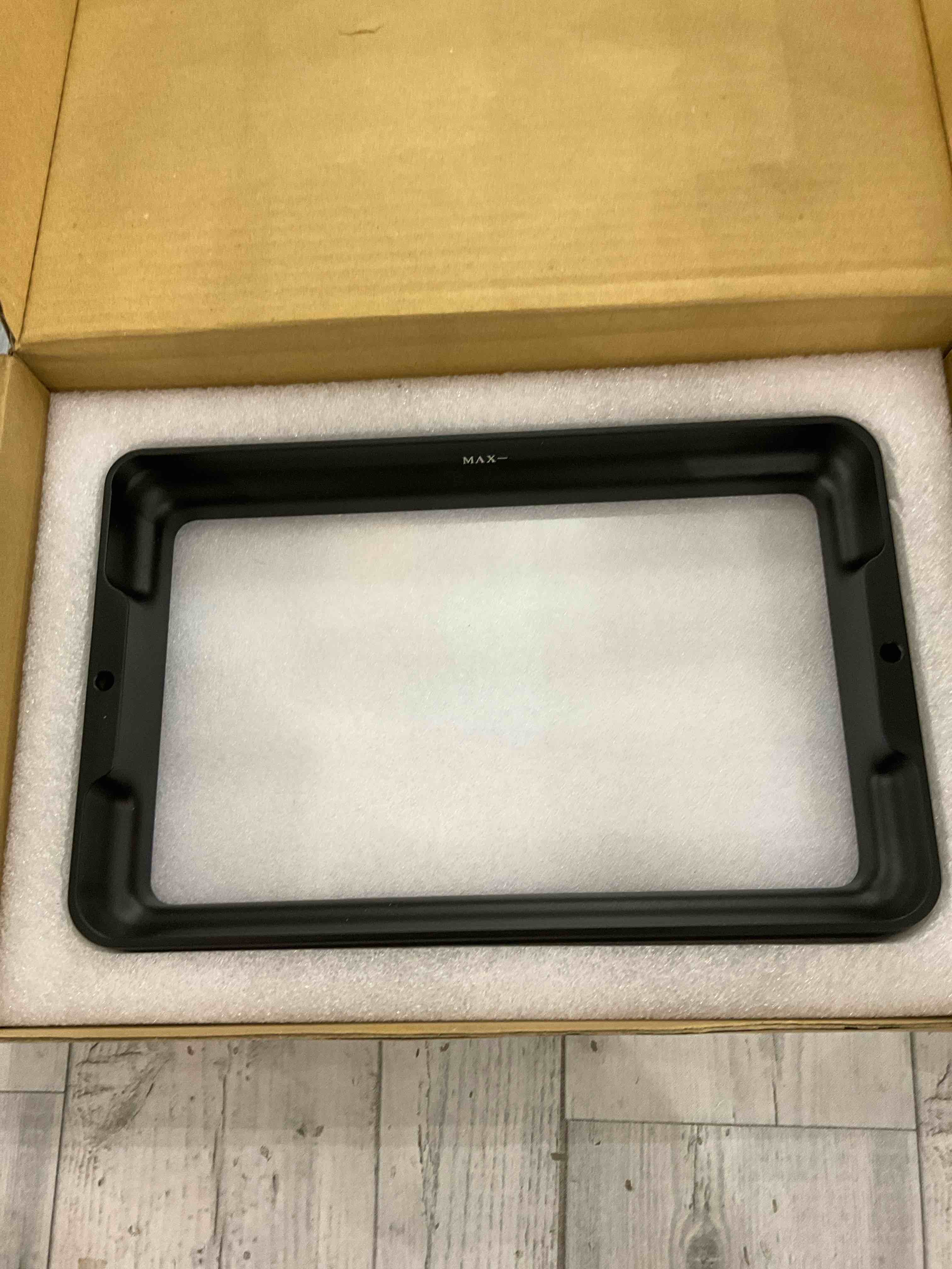 https://s3.amazonaws.com/lotting-images-prod/BargainHunt/EXS00976488_1706626427576.jpeg
