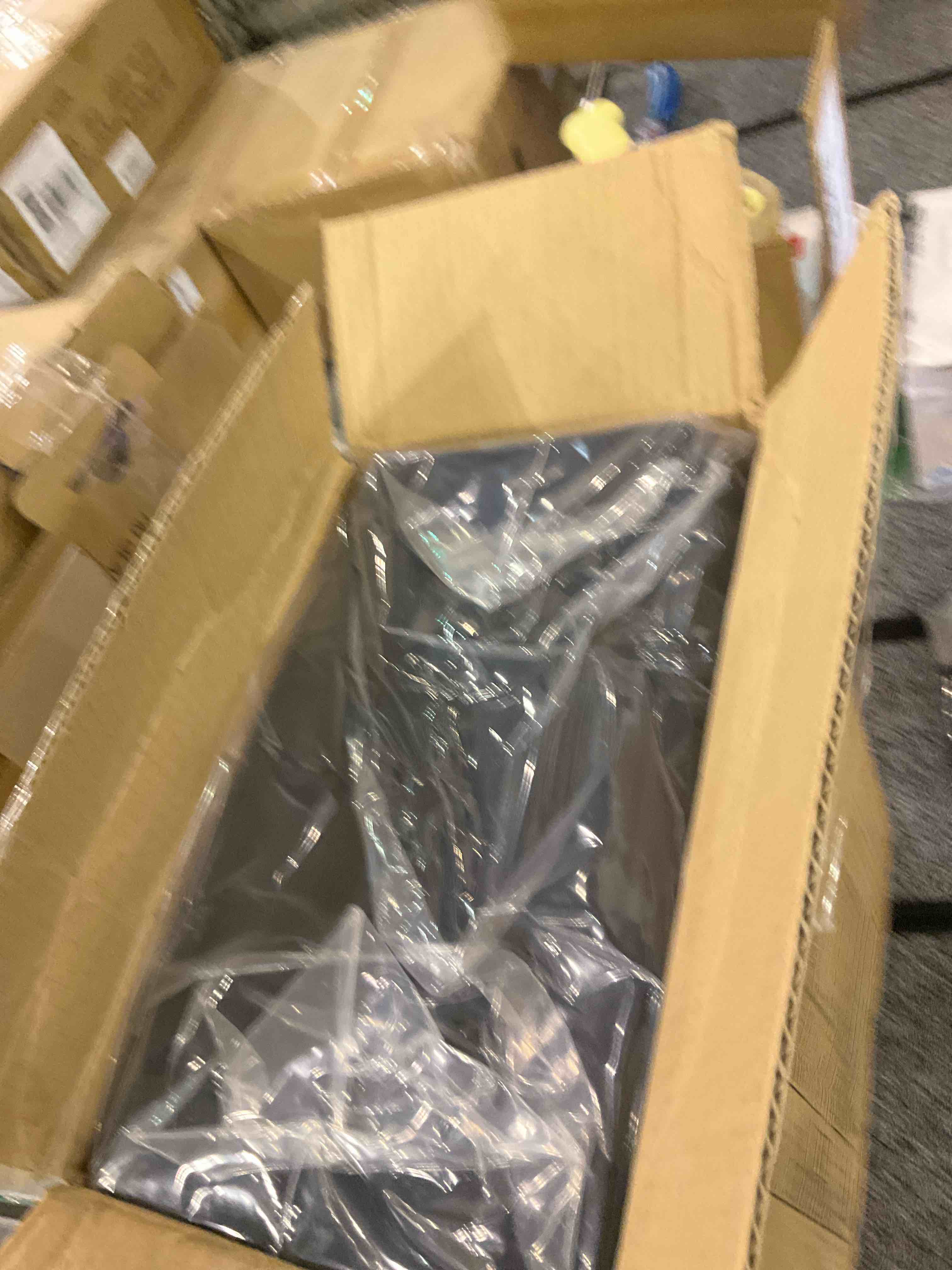 https://s3.amazonaws.com/lotting-images-prod/BargainHunt/EXS00976659_1707224723241.jpeg